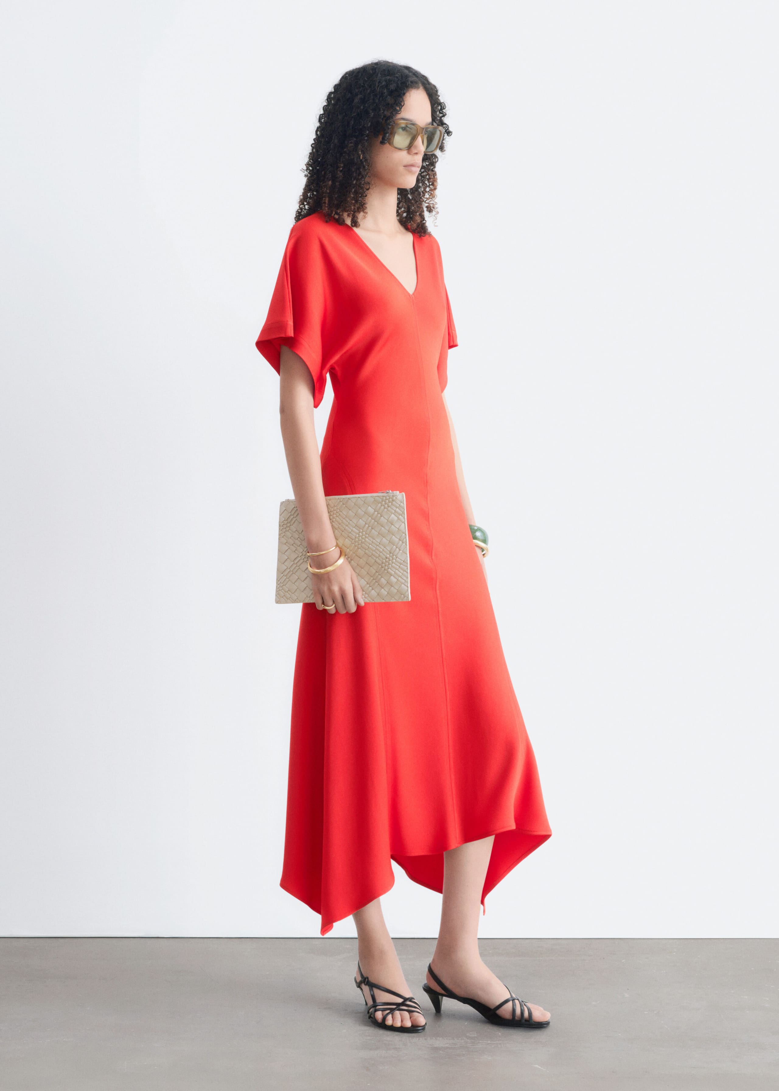 Robe longue à col en V - Rouge - Lookbook