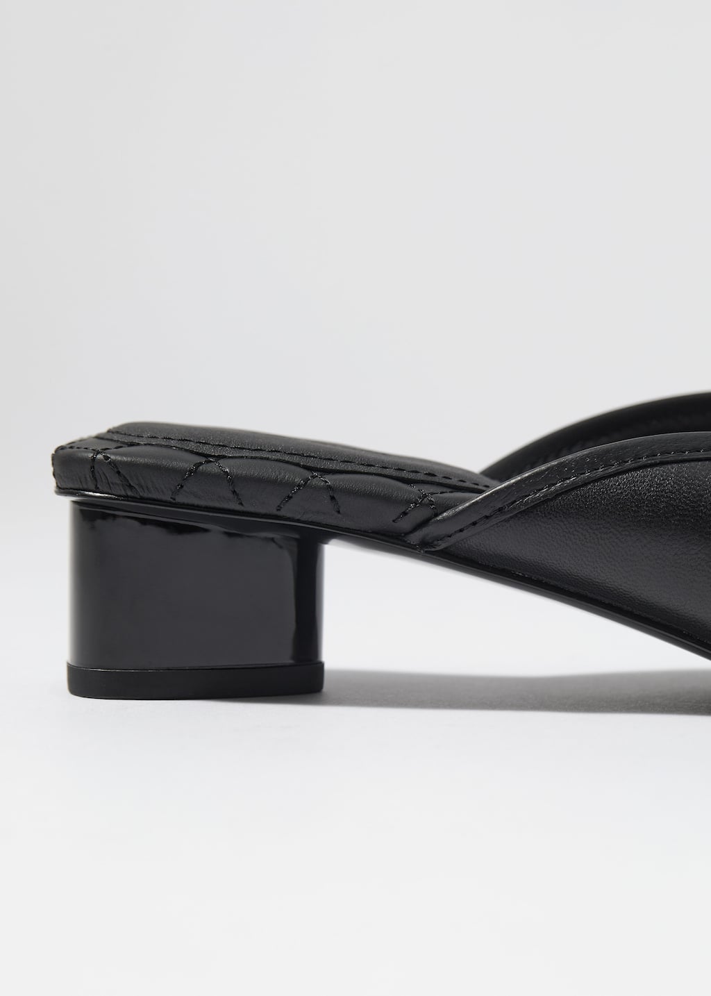 Image of Mules en cuir avec ornements