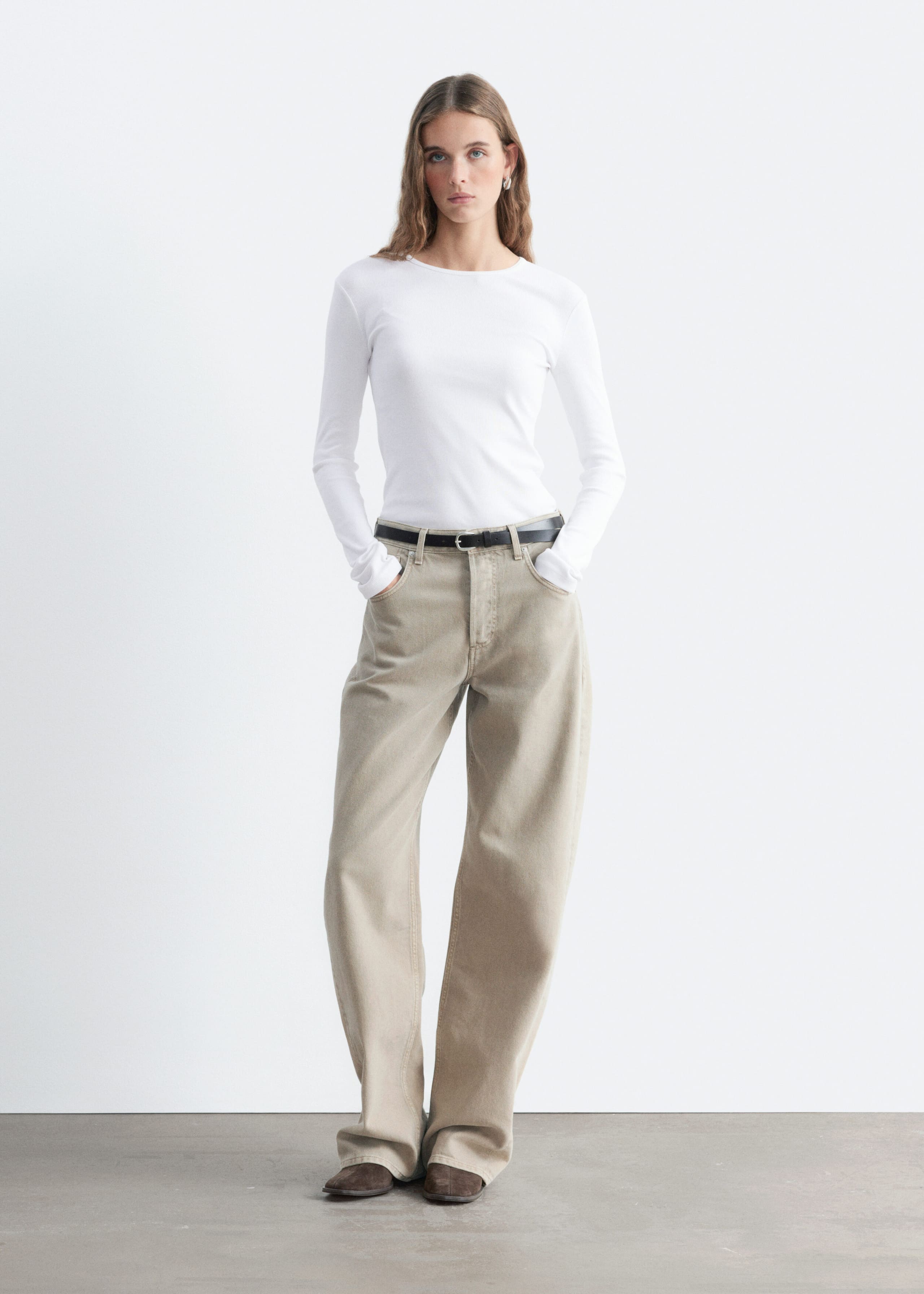 Geripptes Langarmshirt - Weiß - Lookbook