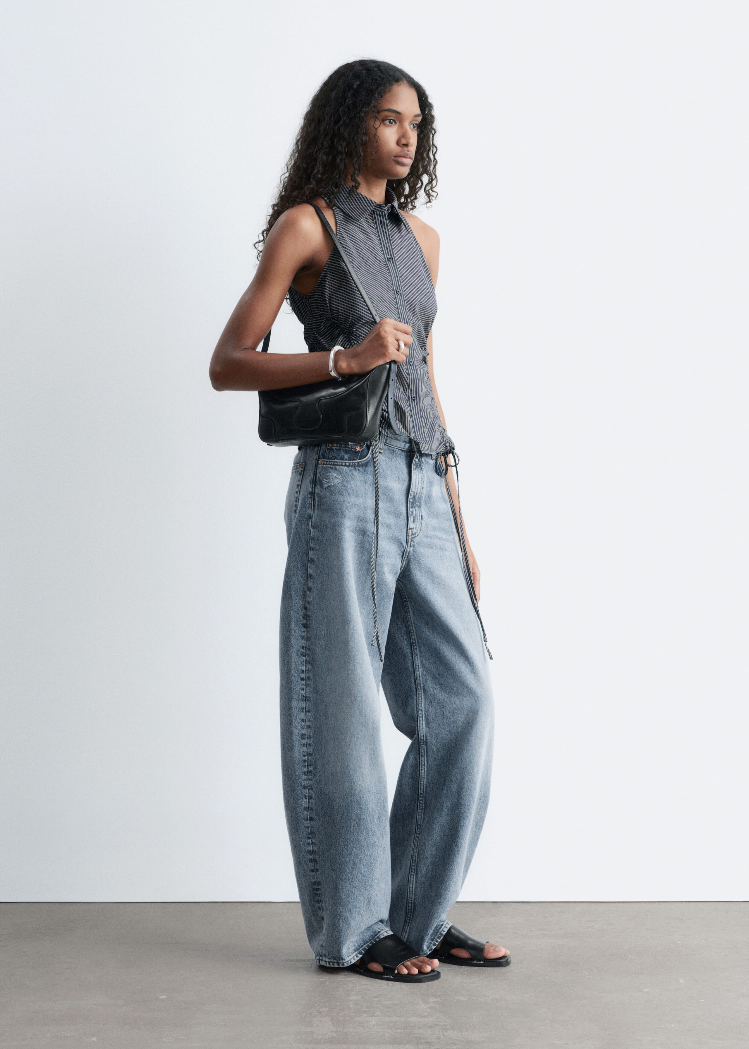 Image of Haut sans manches à cordon de serrage