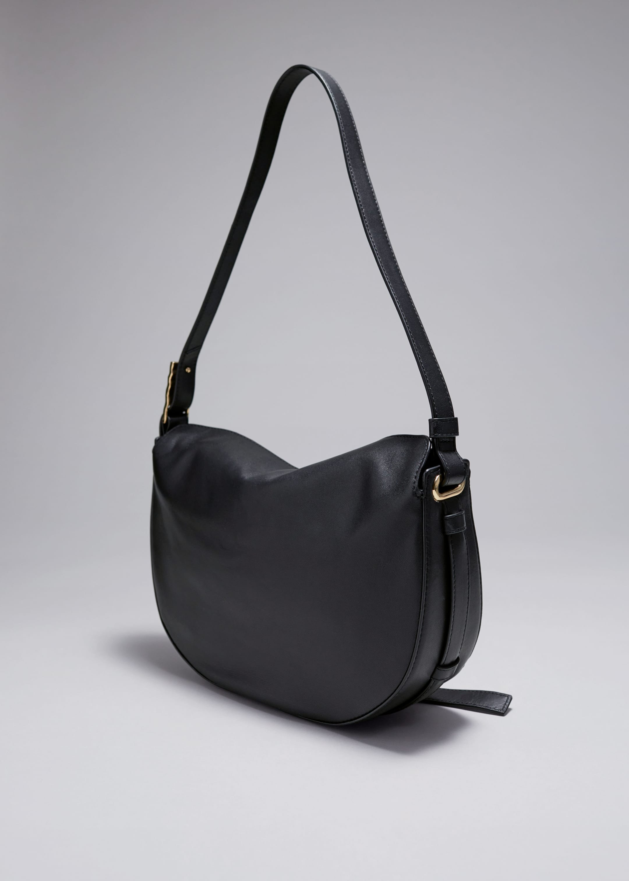 Größeres Bild anzeigen: Umhängetasche aus Leder - Schwarz - Ladies | H&M AT 2