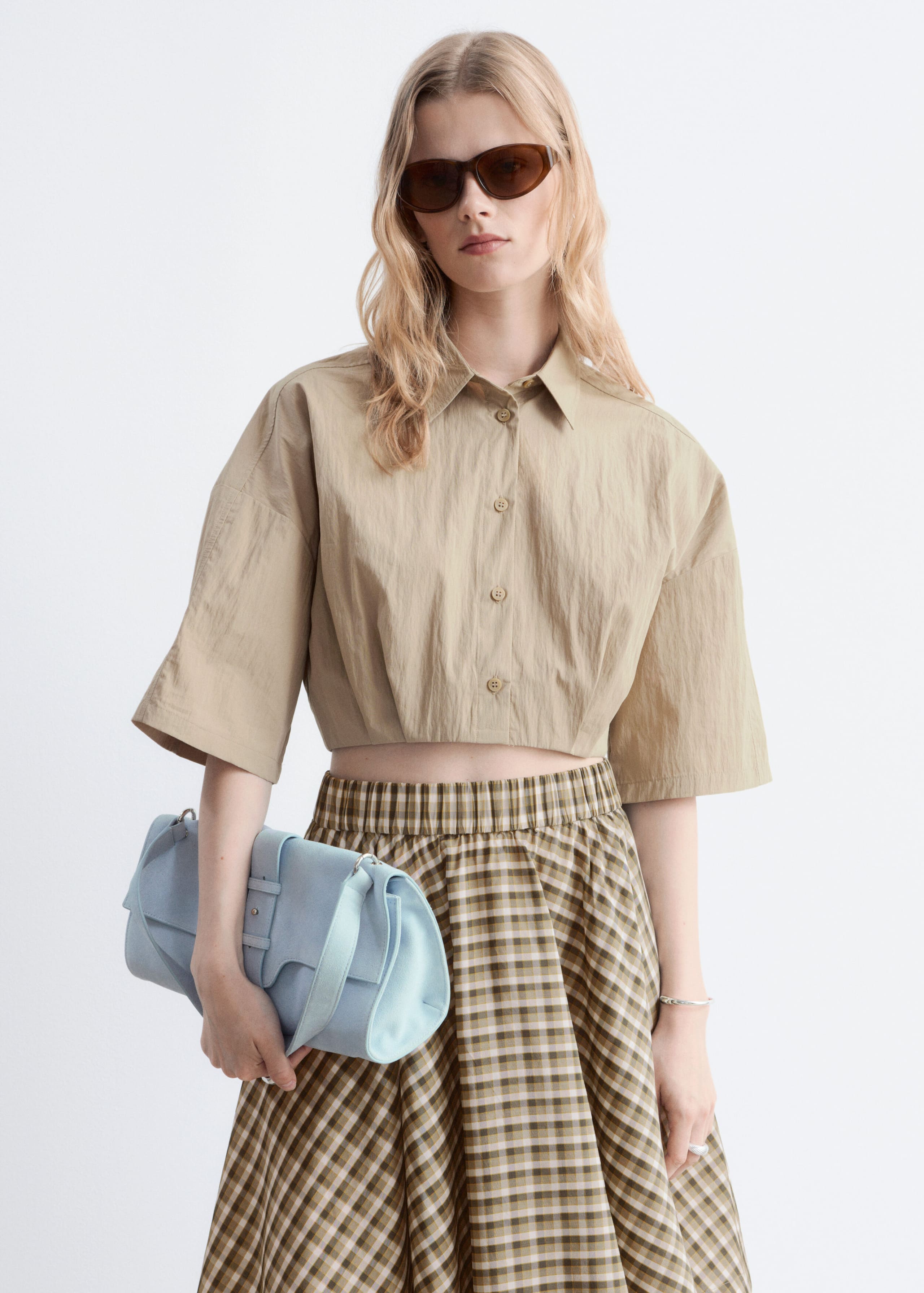 Chemise courte à ourlet plissé - Beige - Lookbook
