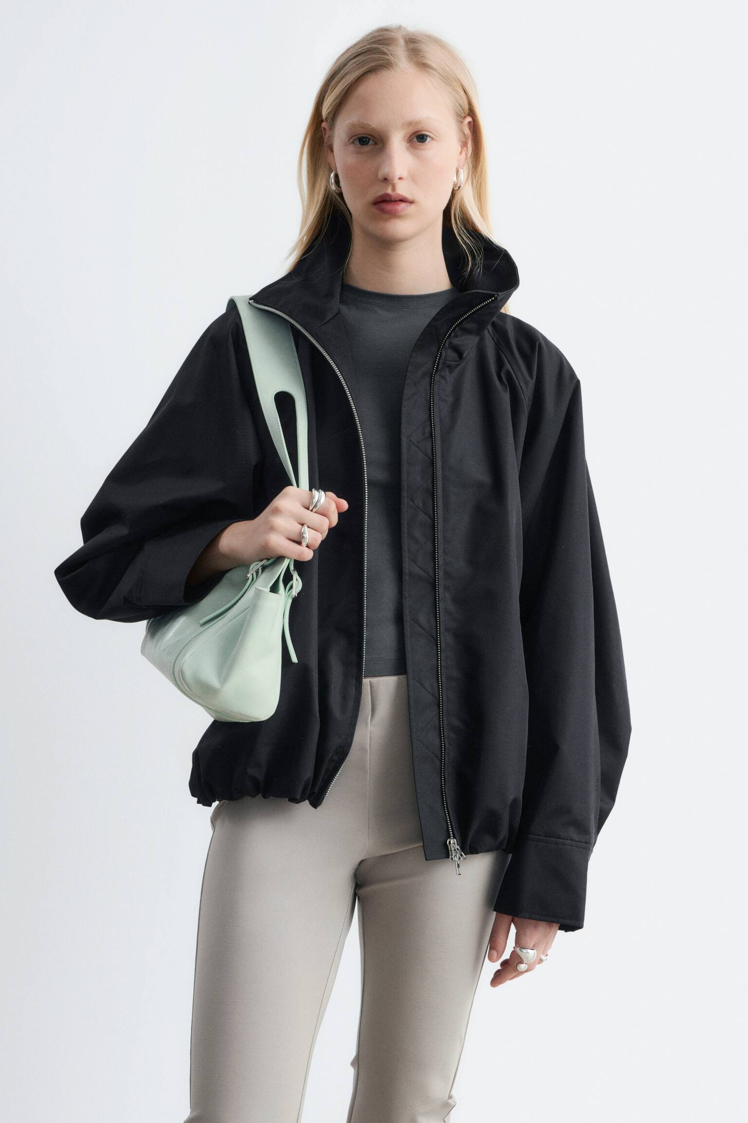 Zapinana na zamek kurtka z diagonalu - Czarny/Biały - 6