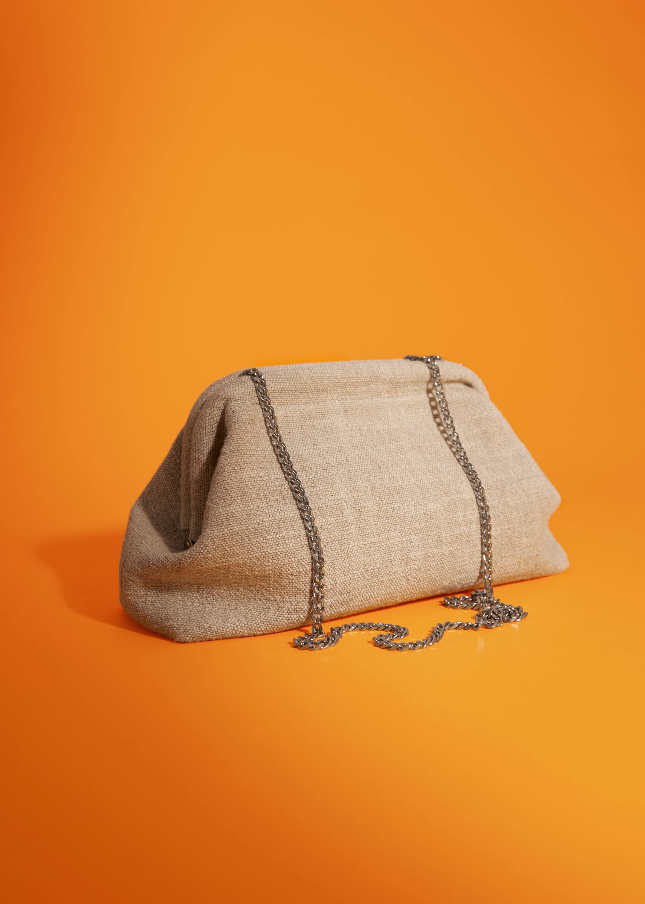 Visa större bild: Clutchväska i linne - Beige - DAM | H&M SE 2