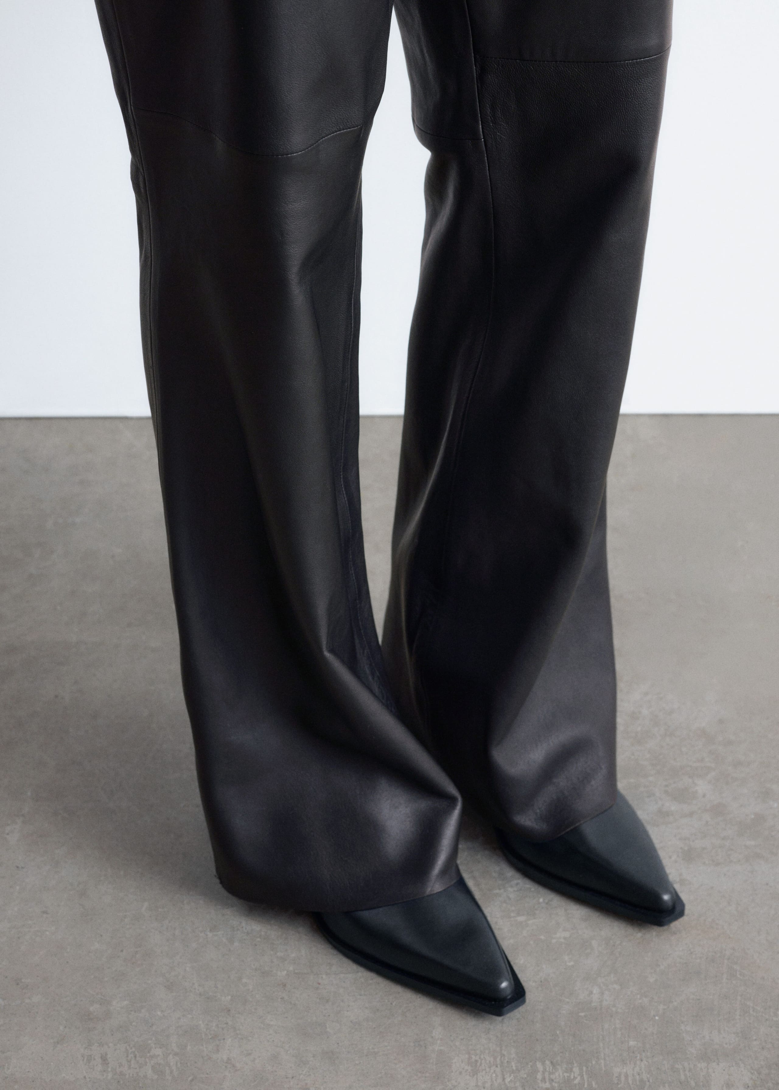 Pantalon bootcut en cuir - Noir - Lookbook