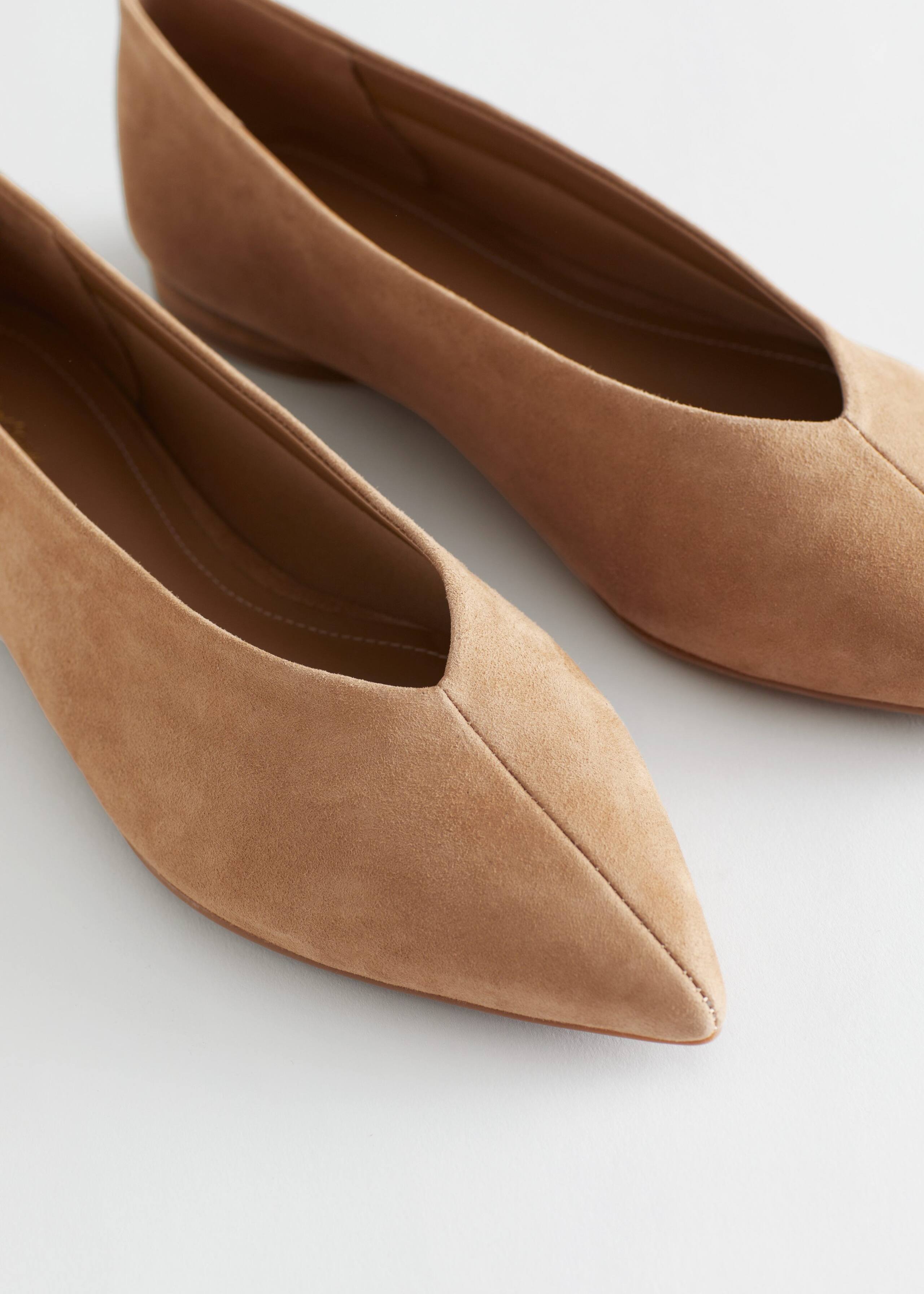 SuedePointedBallerina - {{variantName}} - Detalle descriptivo