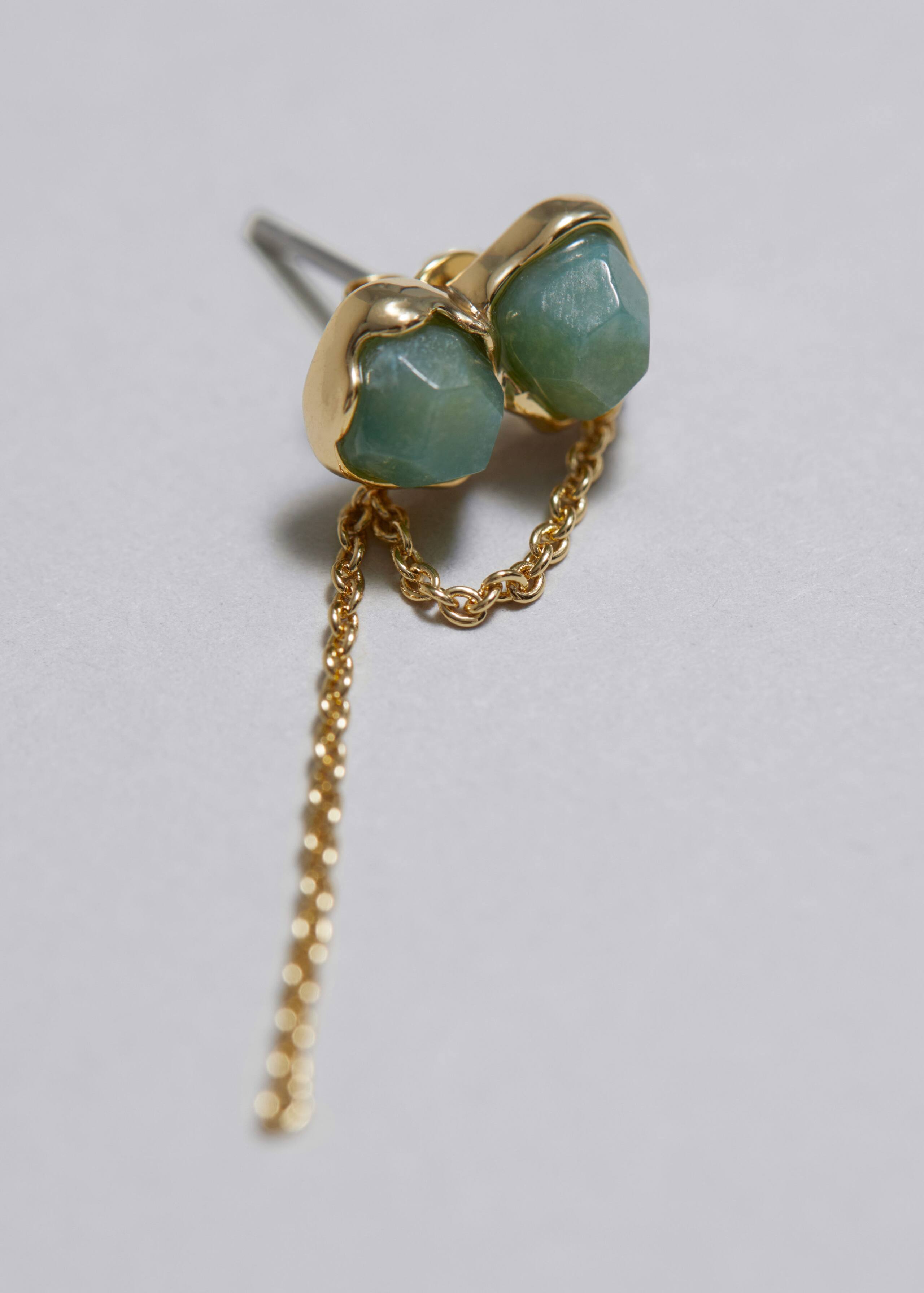 Boucles d’oreilles ornées de pierres et de chaînes - {{variantName}} - Descriptive Detail
