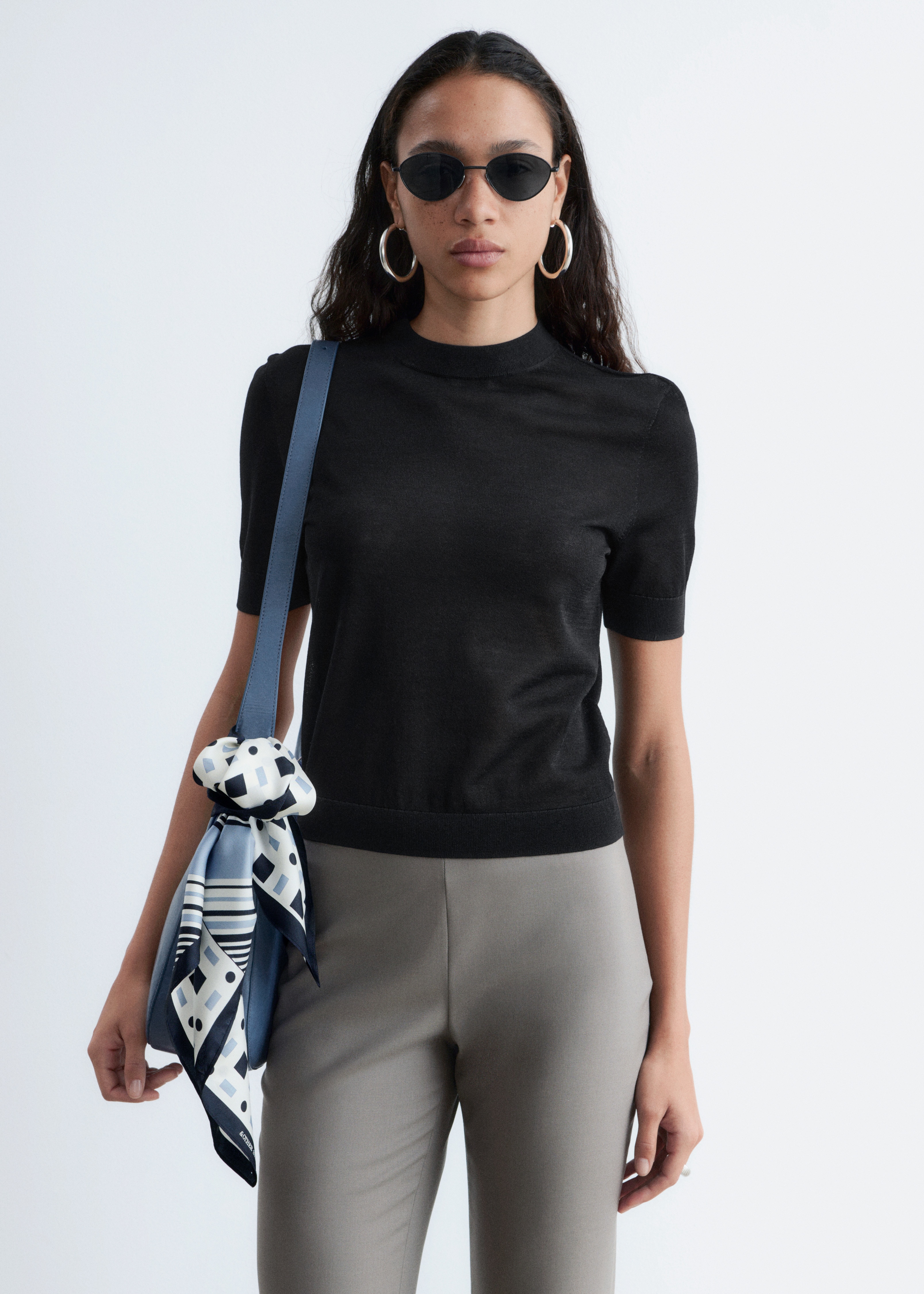 T-shirt in maglia fine - Nero/Beige/Blu brillante