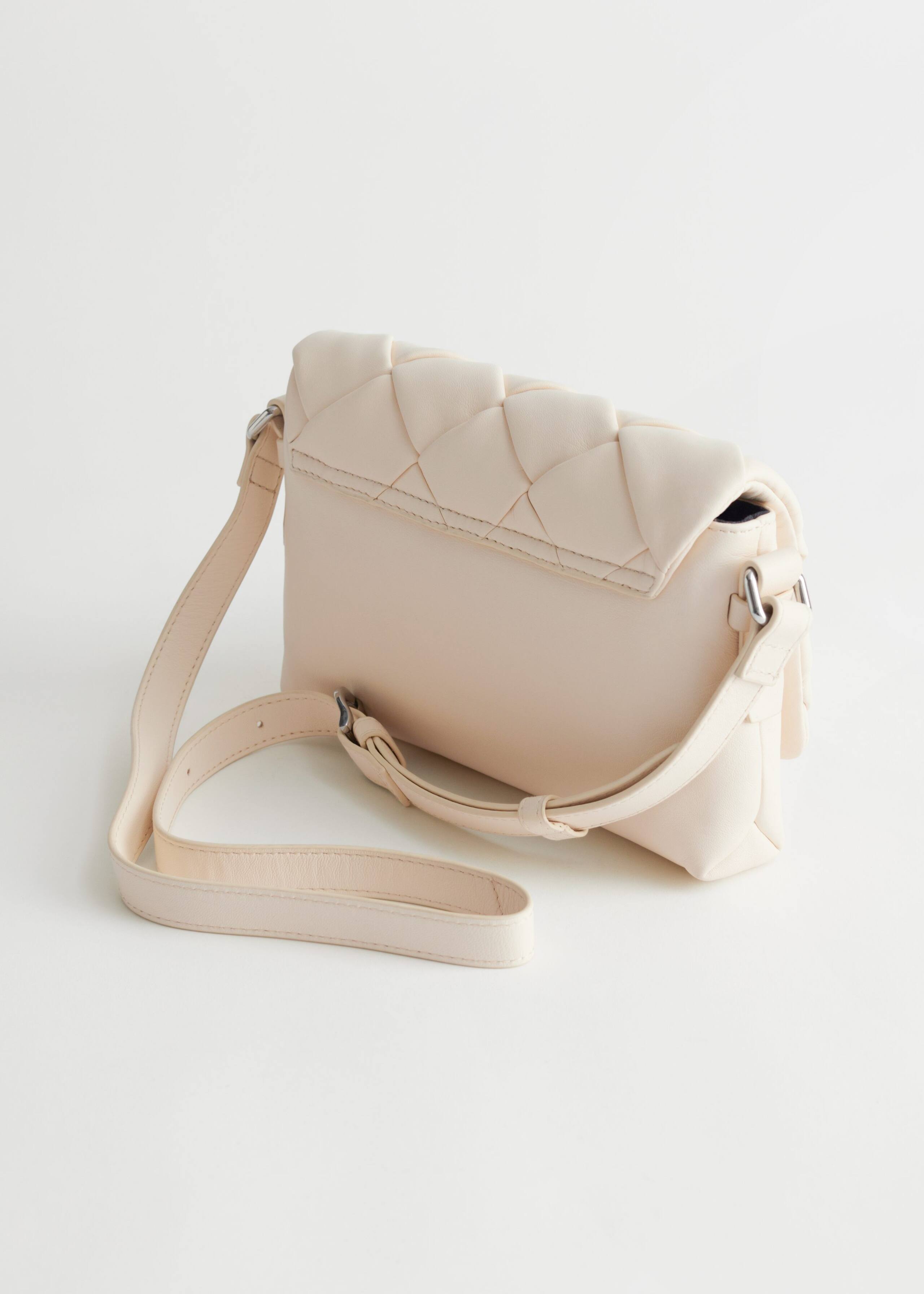 BraidedLeatherCrossbodyBag - Chestnut - Natura morta