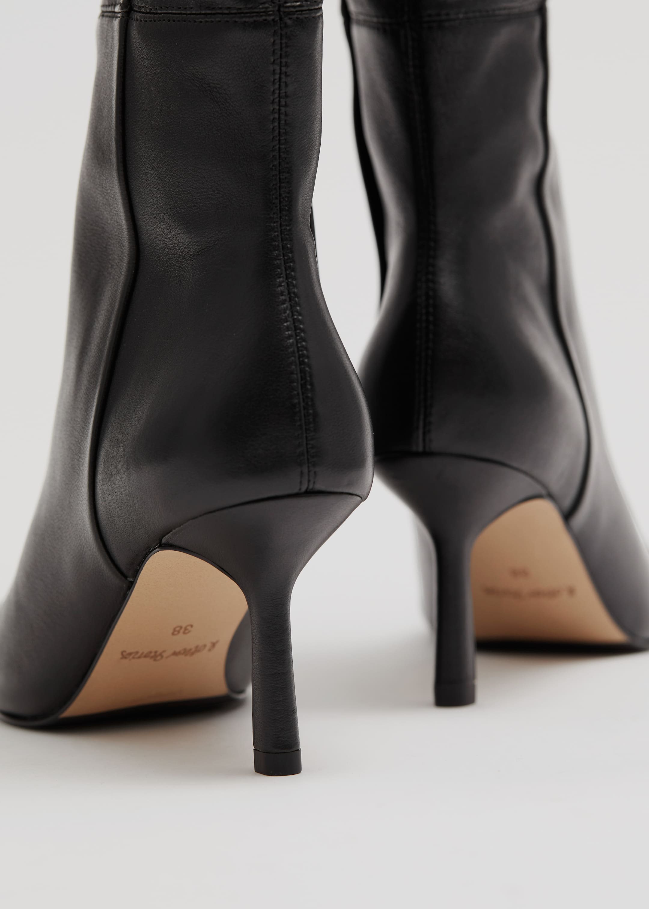 Größeres Bild ansehen: Kniehohe Sockenstiefel aus Leder - Schwarz - Ladies | H&M DE 3