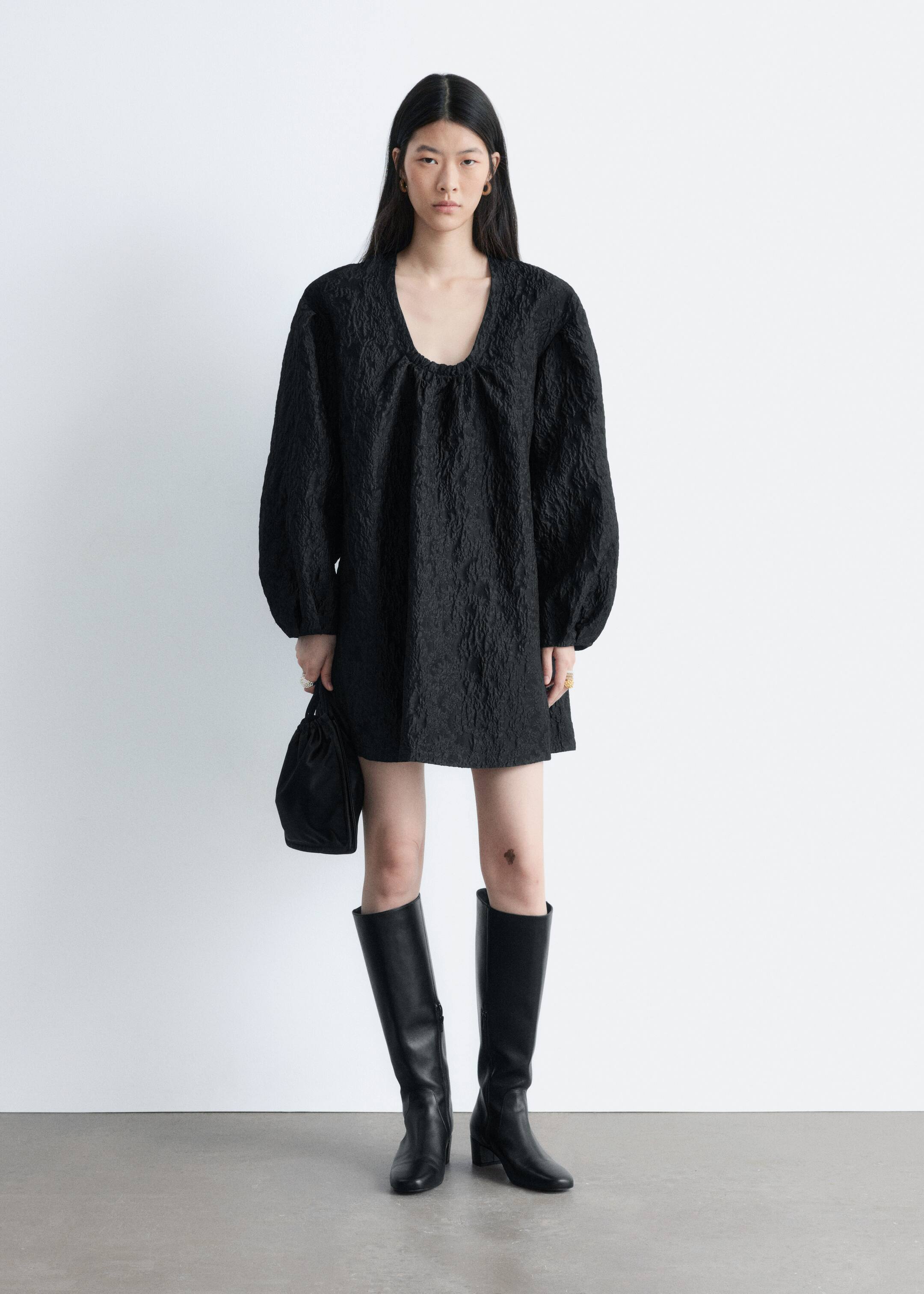 Ver imagem maior: Vestido curto jacquard com atilhos à frente - Preto - SENHORA | H&M PT 1