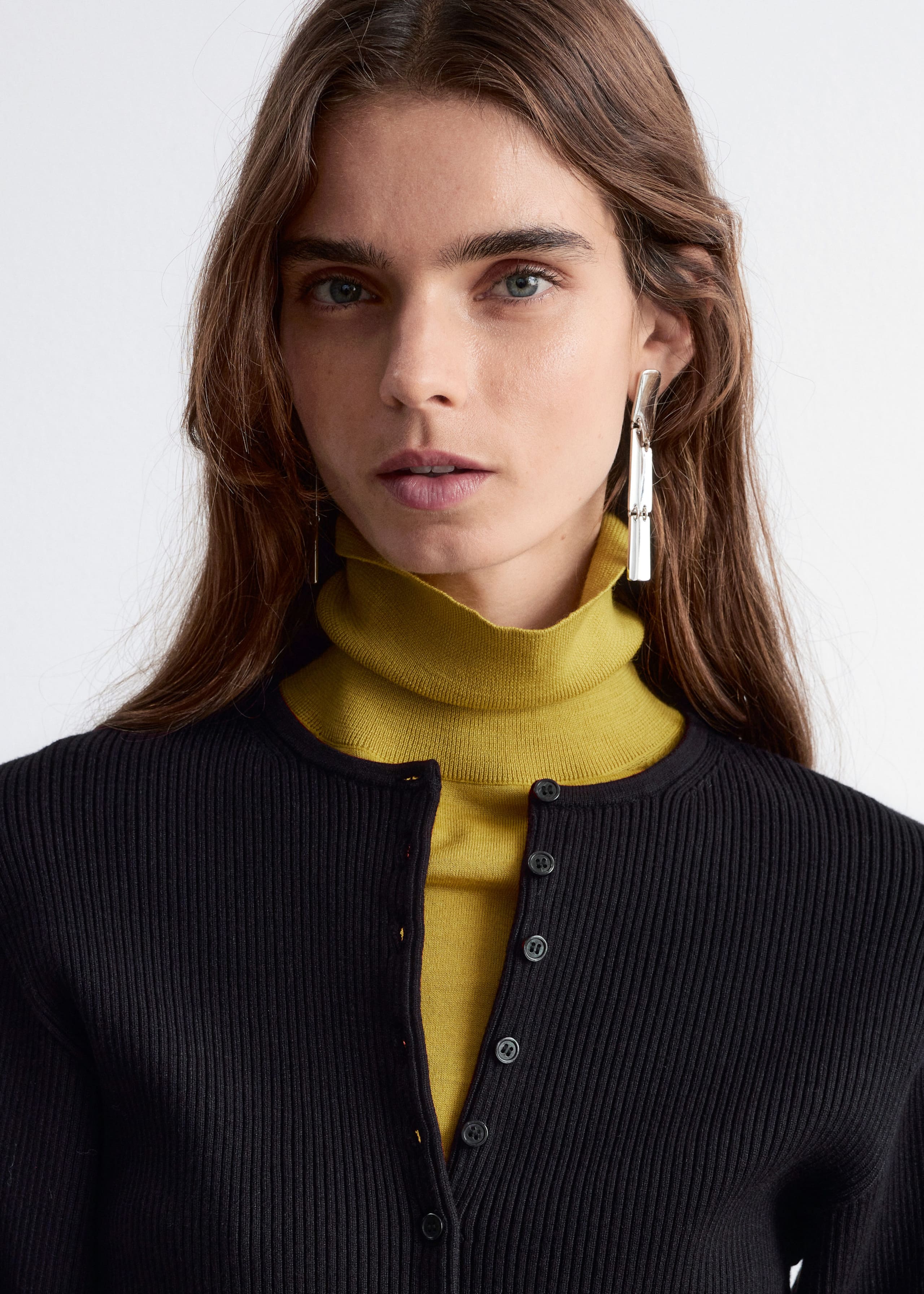 Image of Eng anliegende Rippstrickjacke