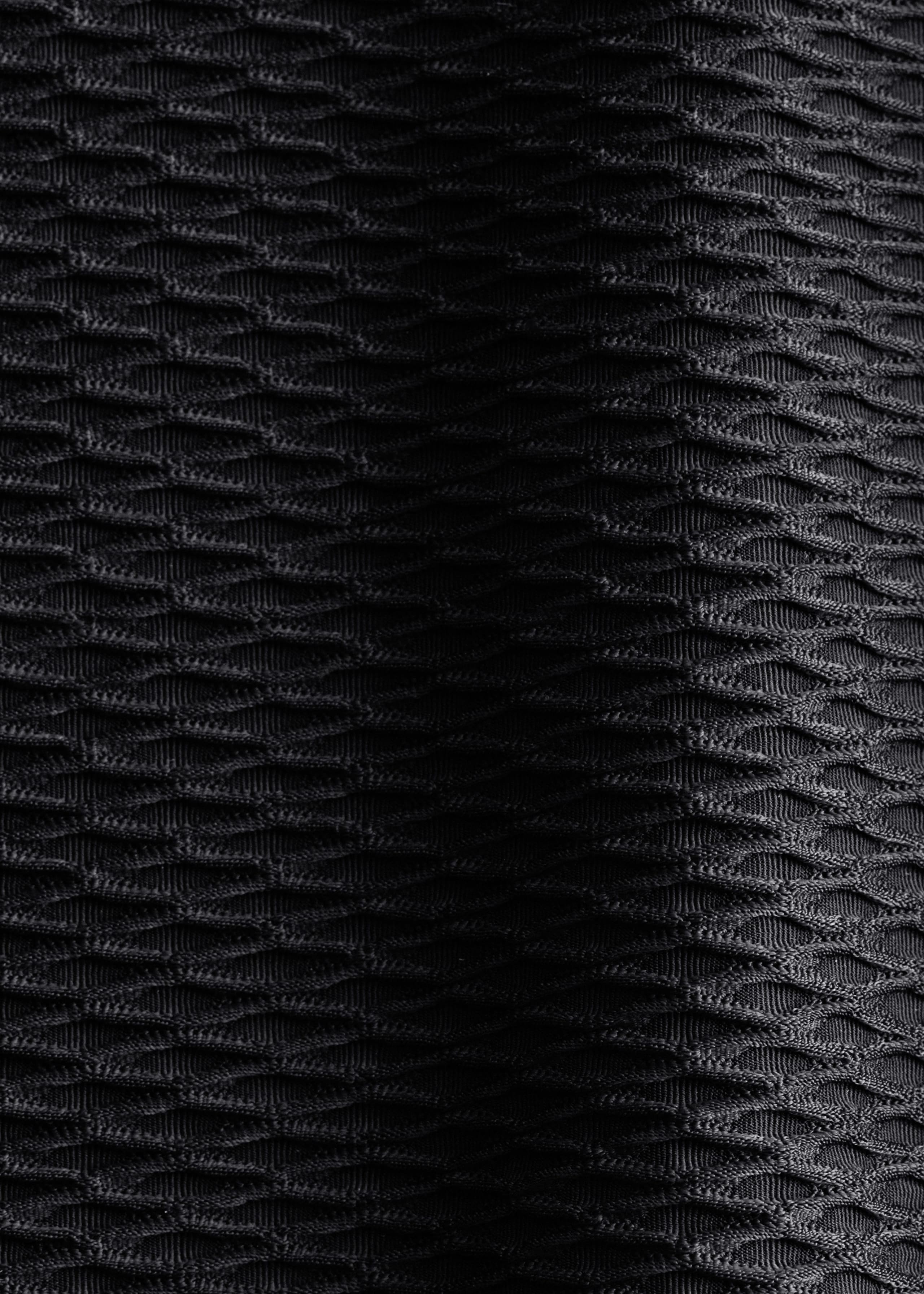 Teksturowany kostium kąpielowy – {{variantName}} – Szczegół