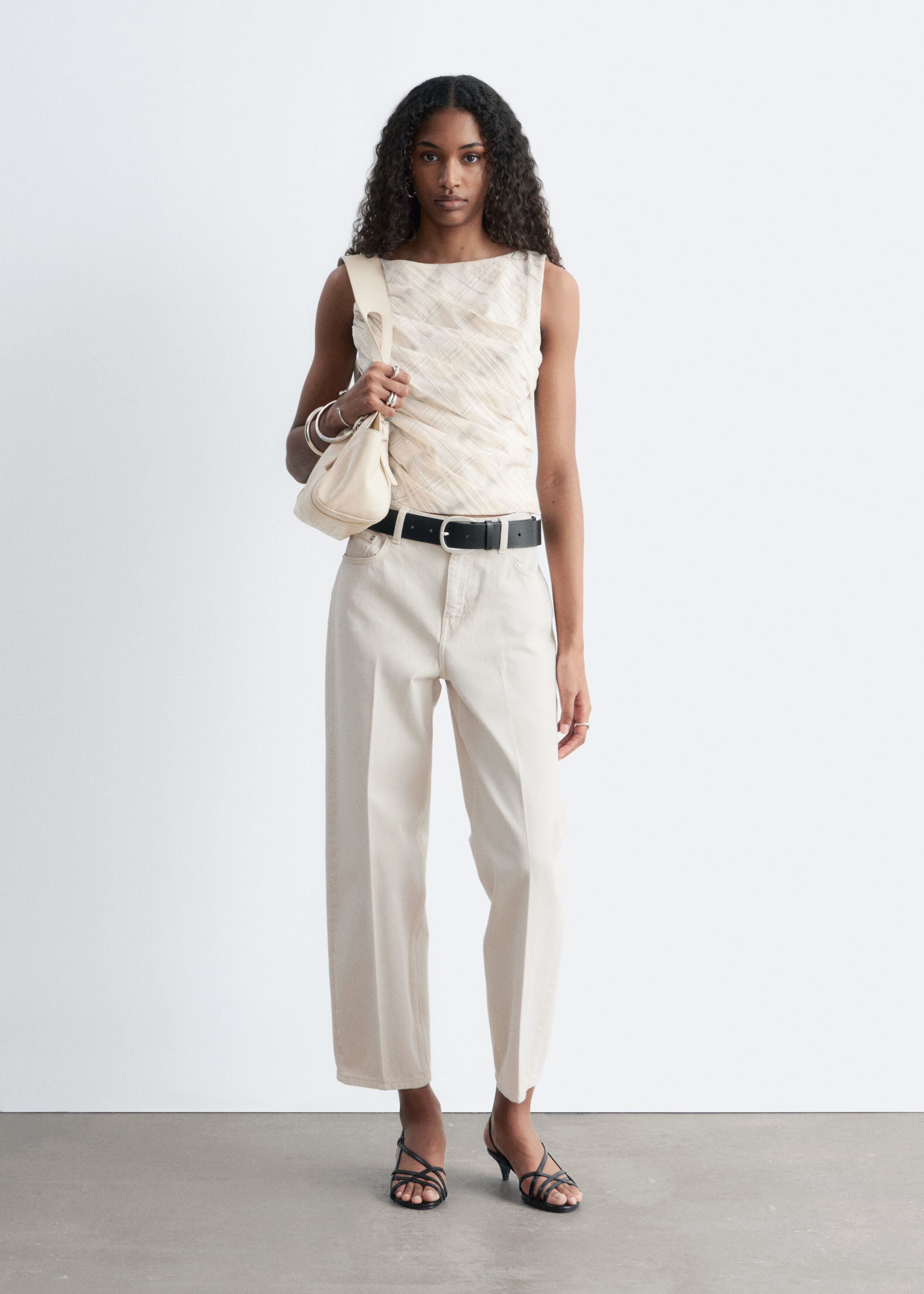 Image of Teksturowany top z dekoltem w łódkę