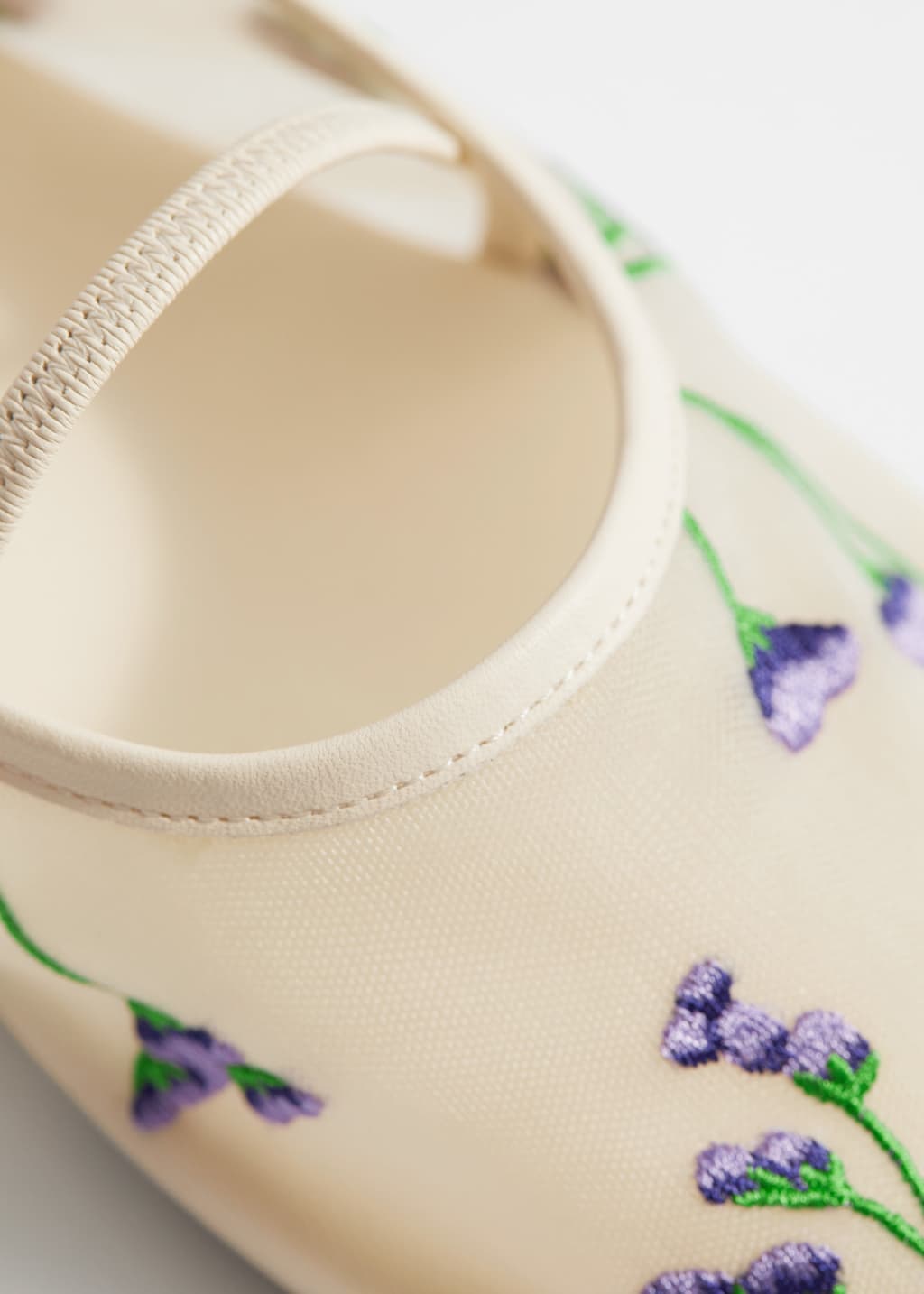 Image of Ballerines brodées de fleurs