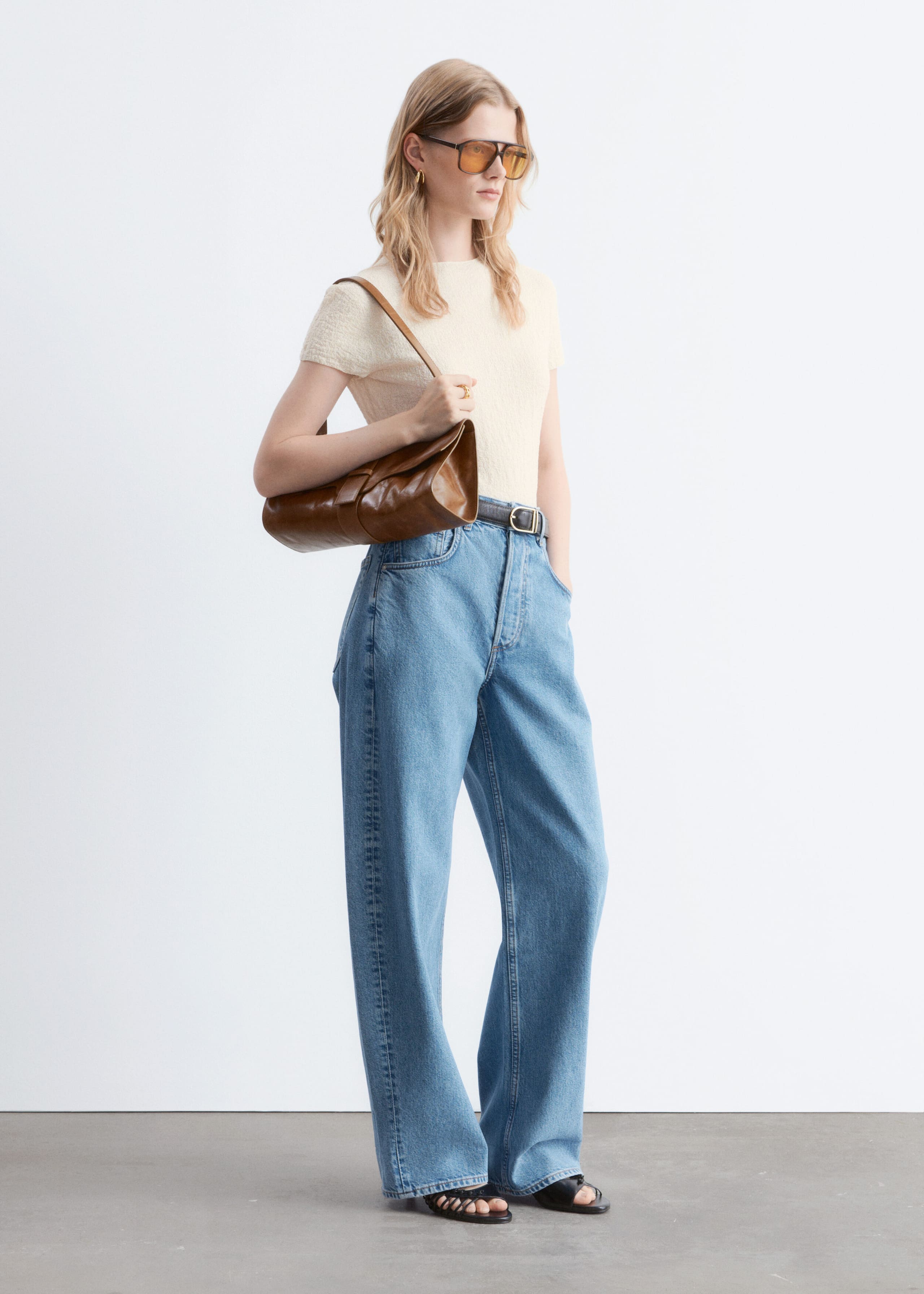 Barrel-Leg Jeans - Light Blue - Lookbook