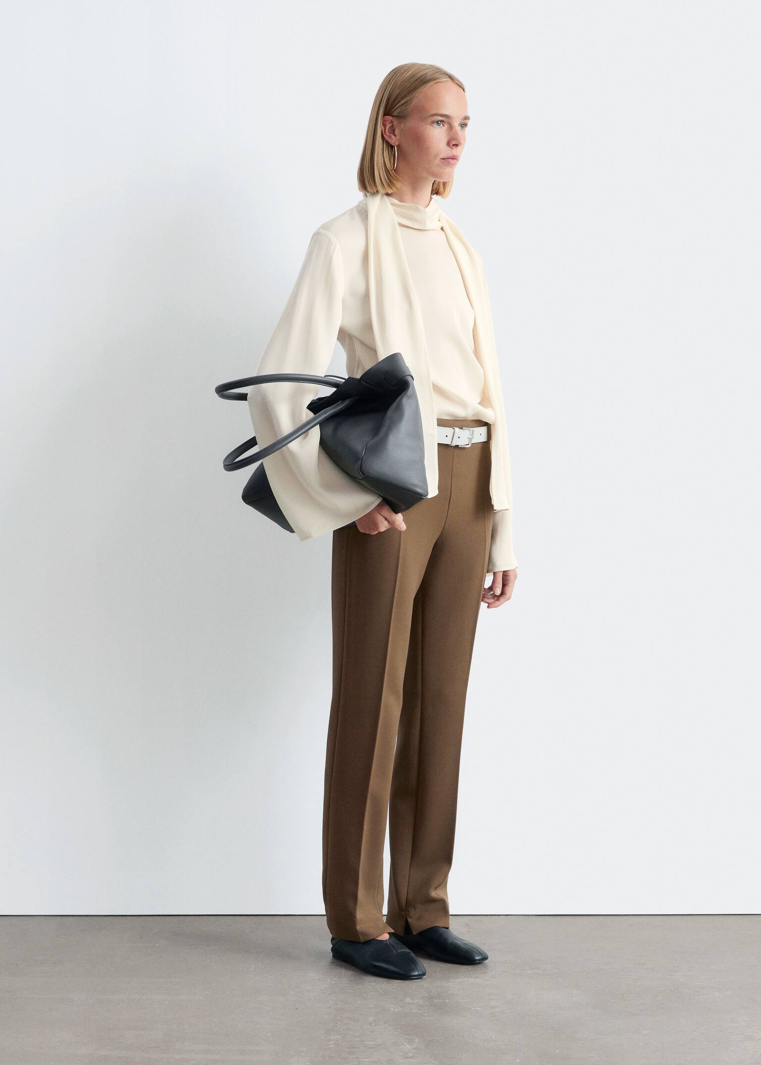 Bukser med smalle ben og pressefolder - Kakibrun/Sort - 3