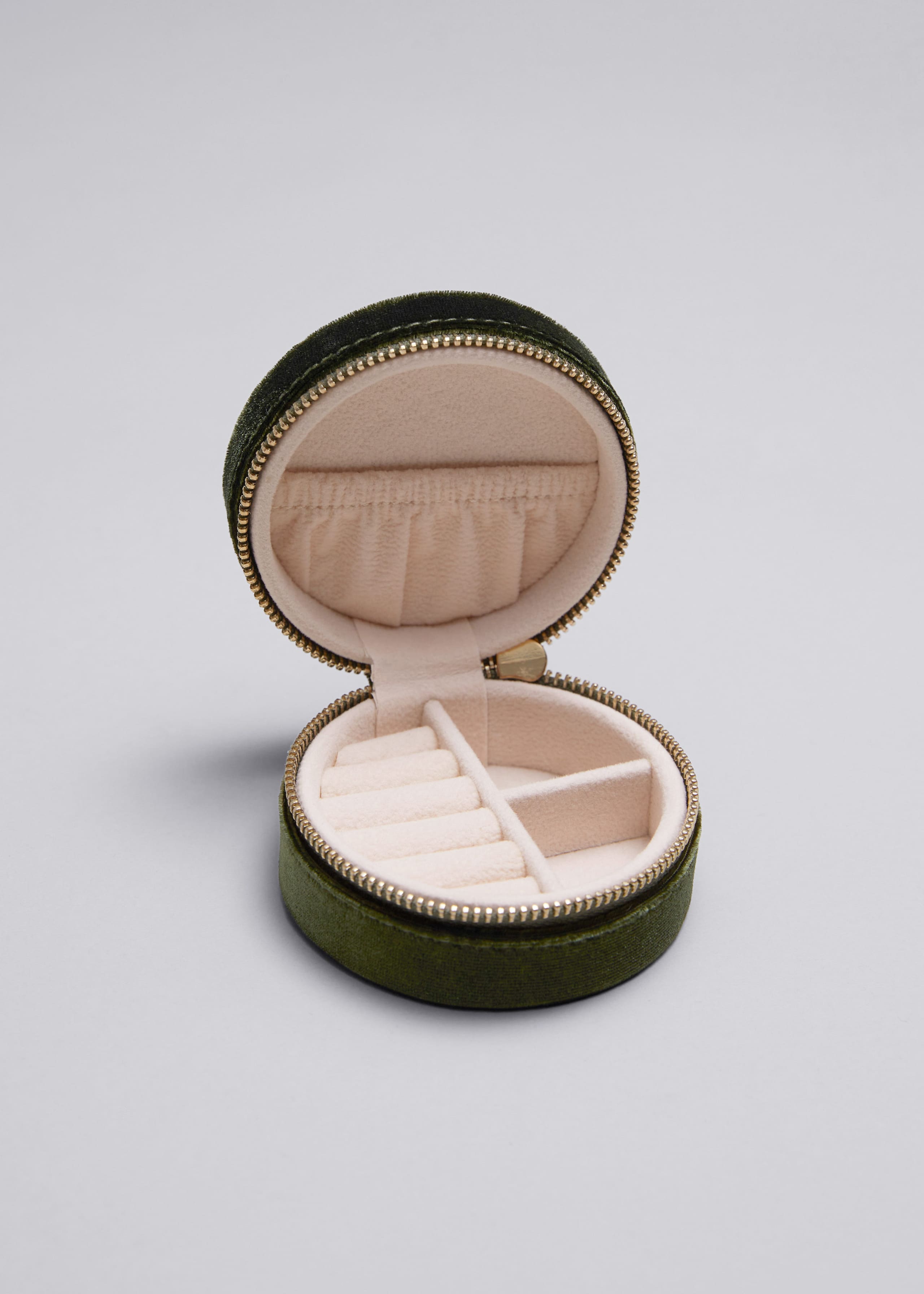 Portagioie in velluto - {{variantName}} - Descrizione dettagliata