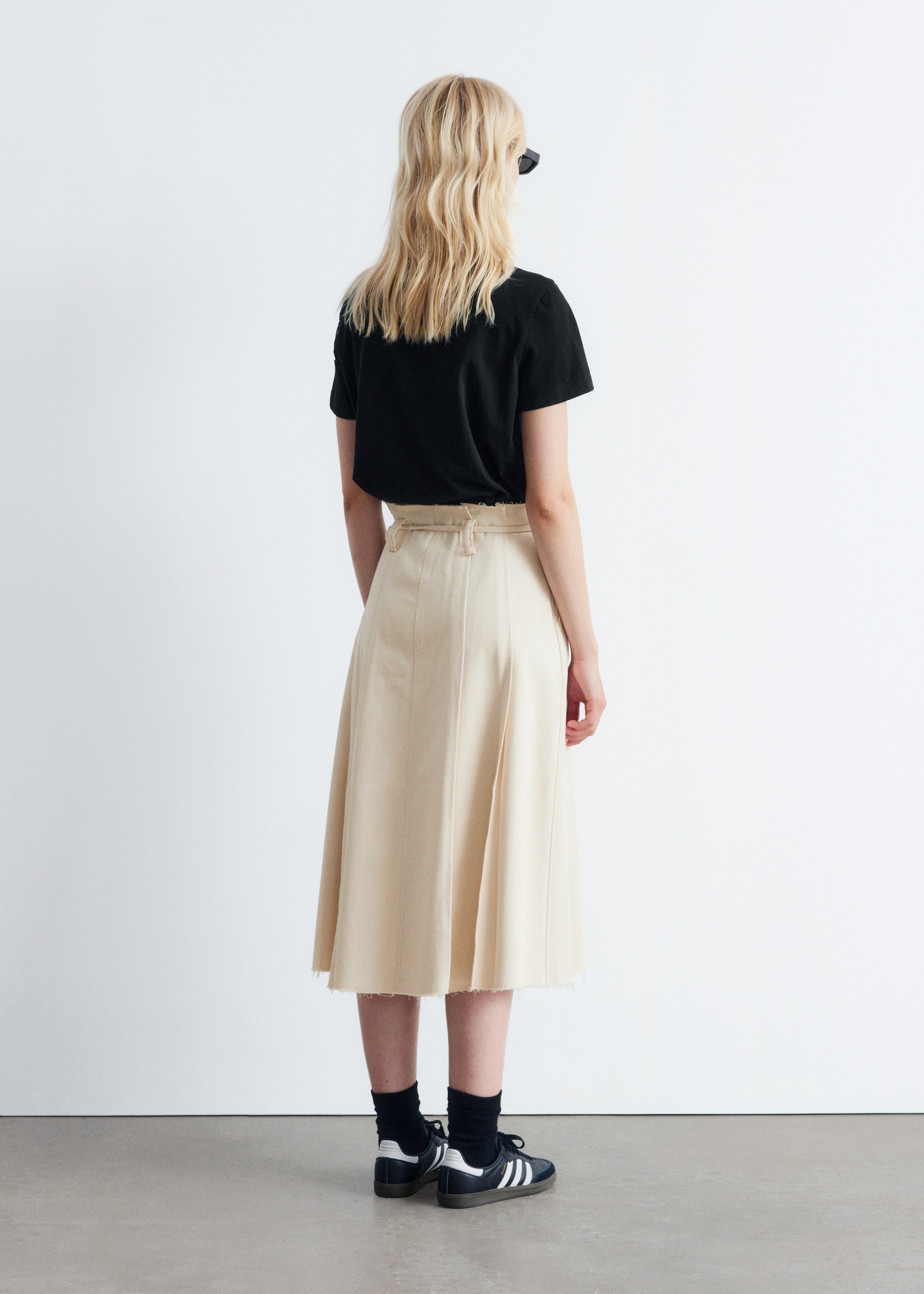 Grotere afbeelding bekijken: T-shirt met kantborduursel - Black - DAMES | H&M BE 5