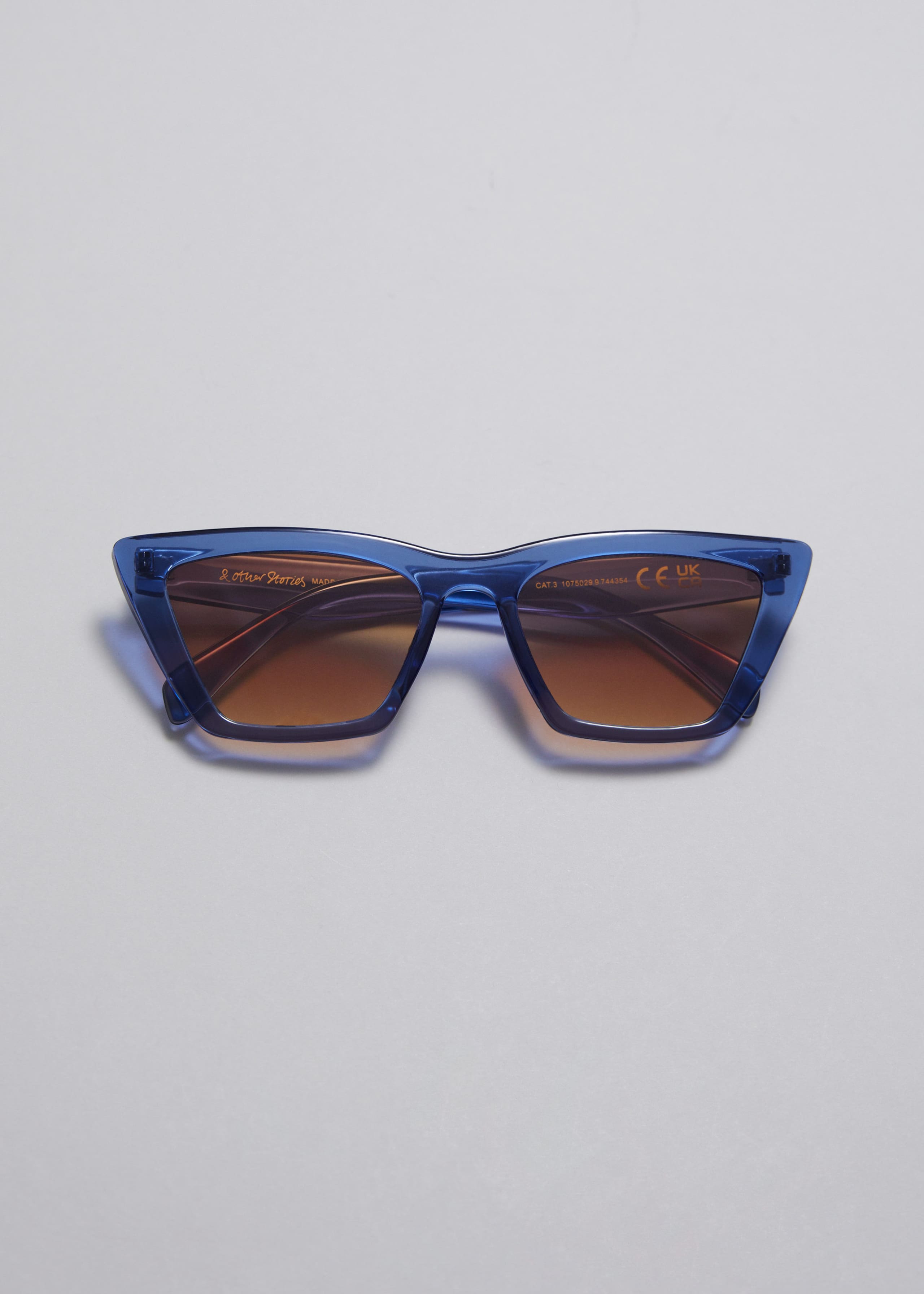 Angular Cat Eye Sunglasses - Brown - Still Life