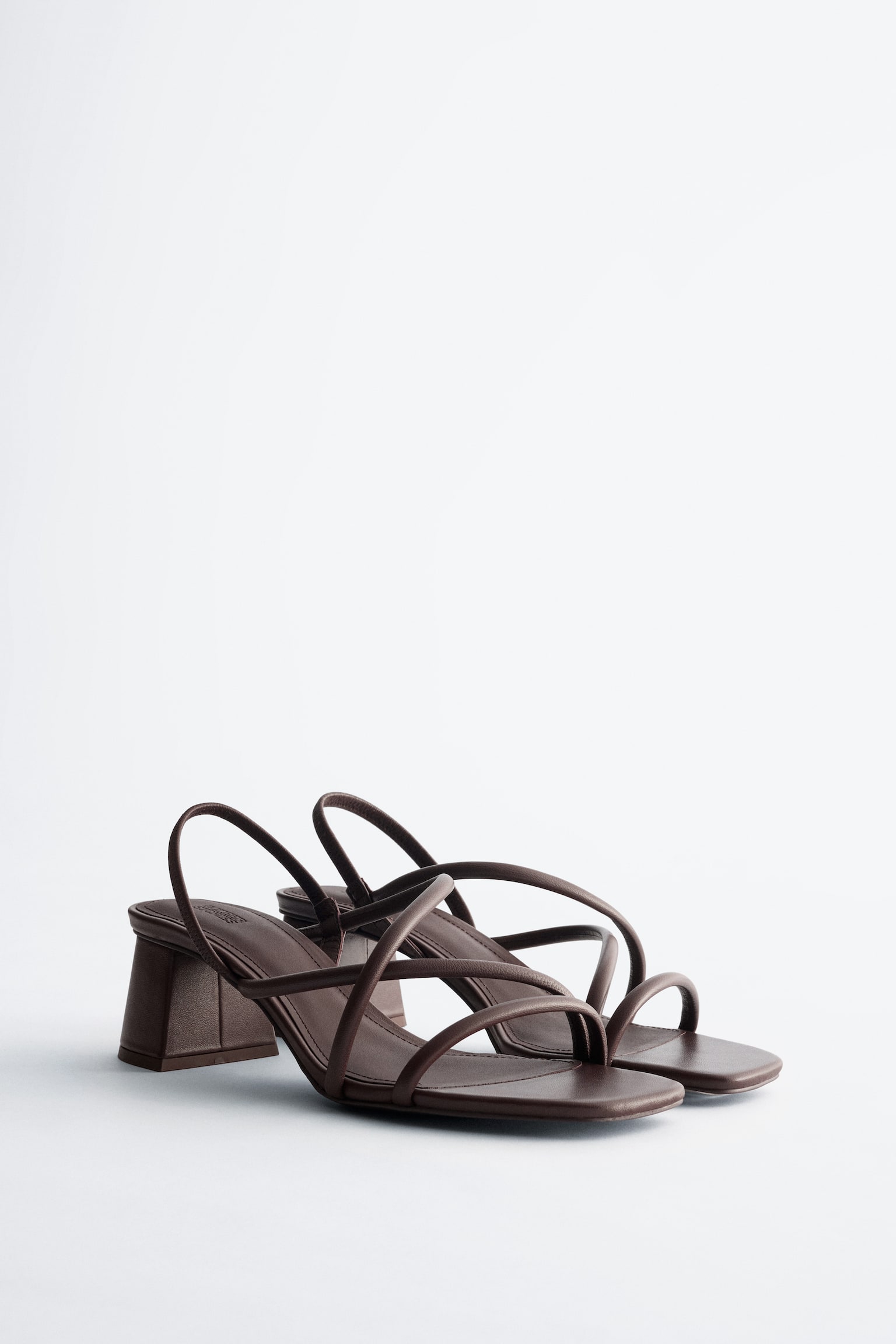 Sandały na słupku - Ciemnobrązowy - 2