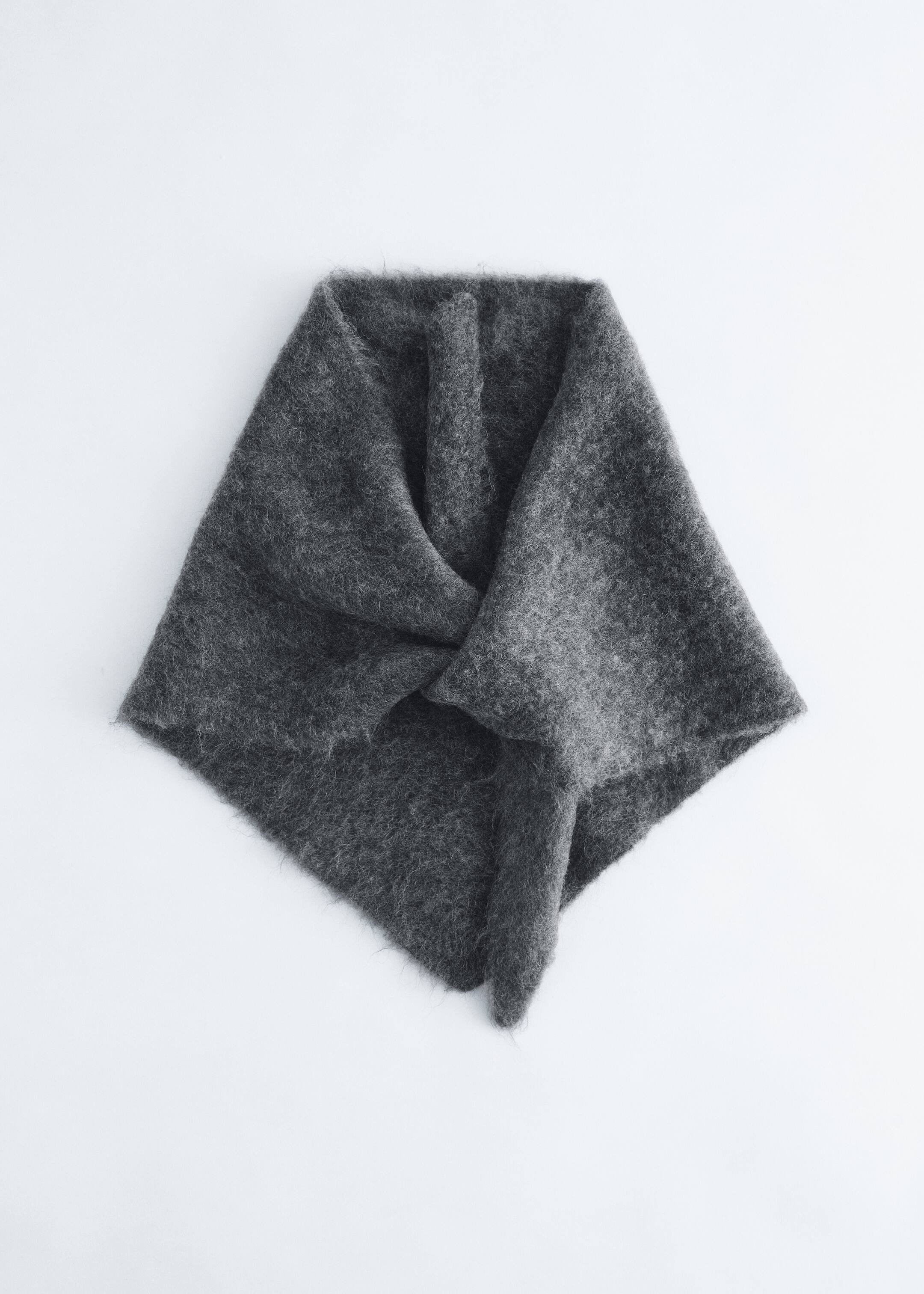 Näytä suurempi kuva: Kolmiohuivi harjattua mohairsekoitetta - Meleerattu tummanharmaa - NAISET | H&M FI 1