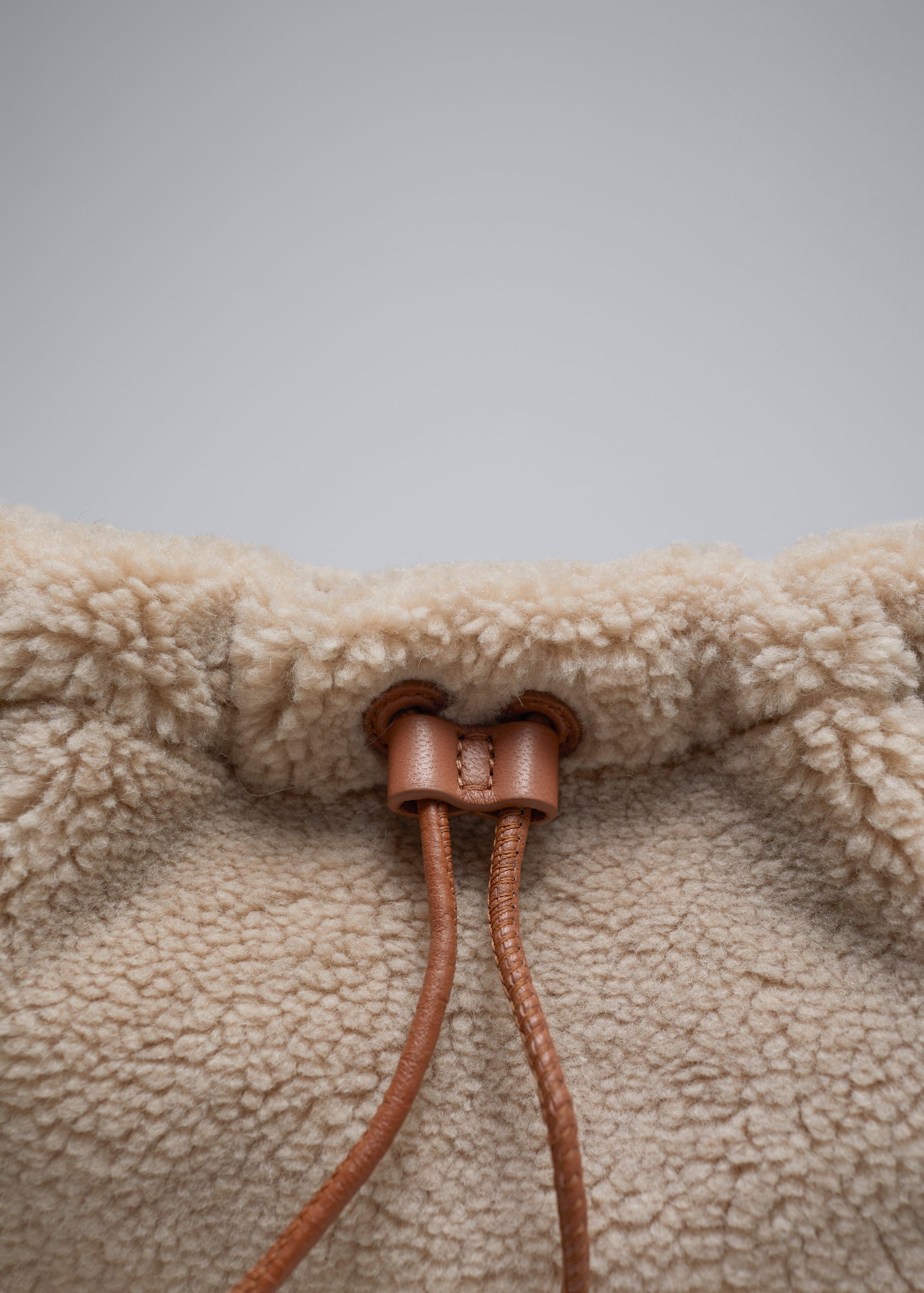 Grotere afbeelding bekijken: Tas van teddy met leer - Beige - DAMES | H&M NL 4