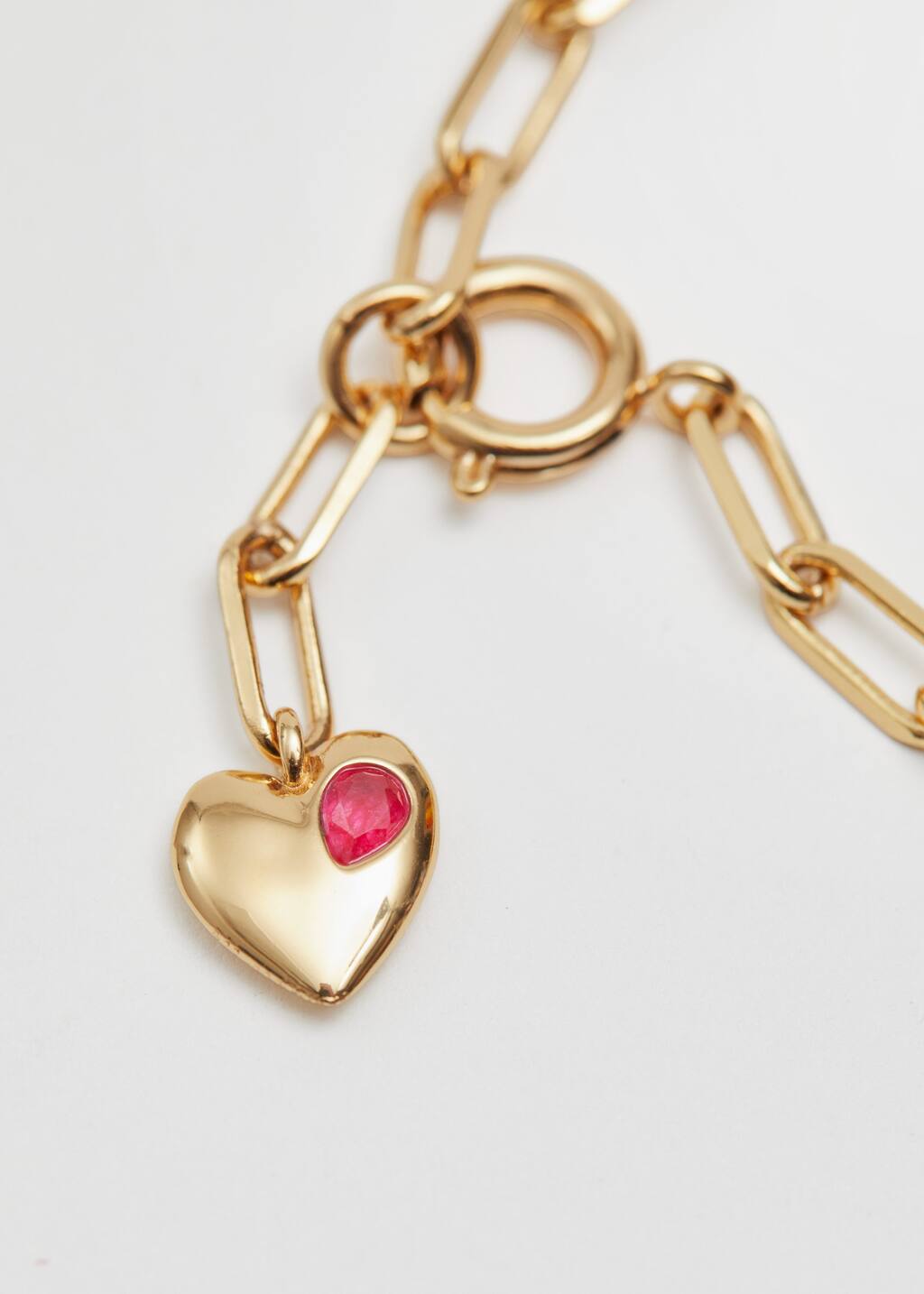 HeartCharmBracelet - {{variantName}} - Detalle descriptivo