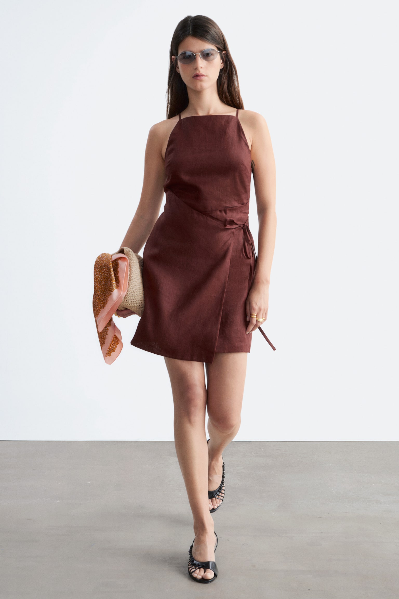 Lniana sukienka mini - Ciemnobrązowy/Biały - 1