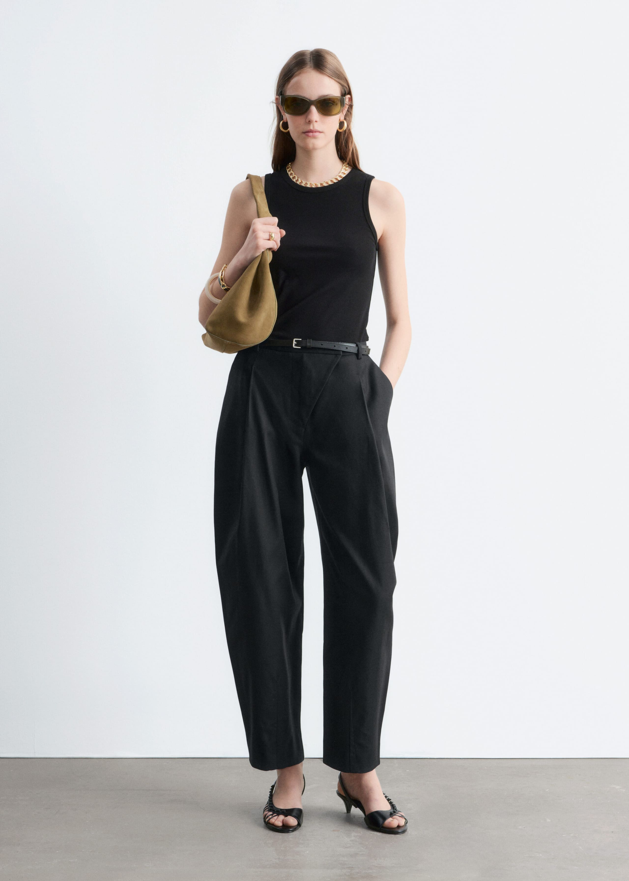 Fitted Tank Top - Black - Lookbook