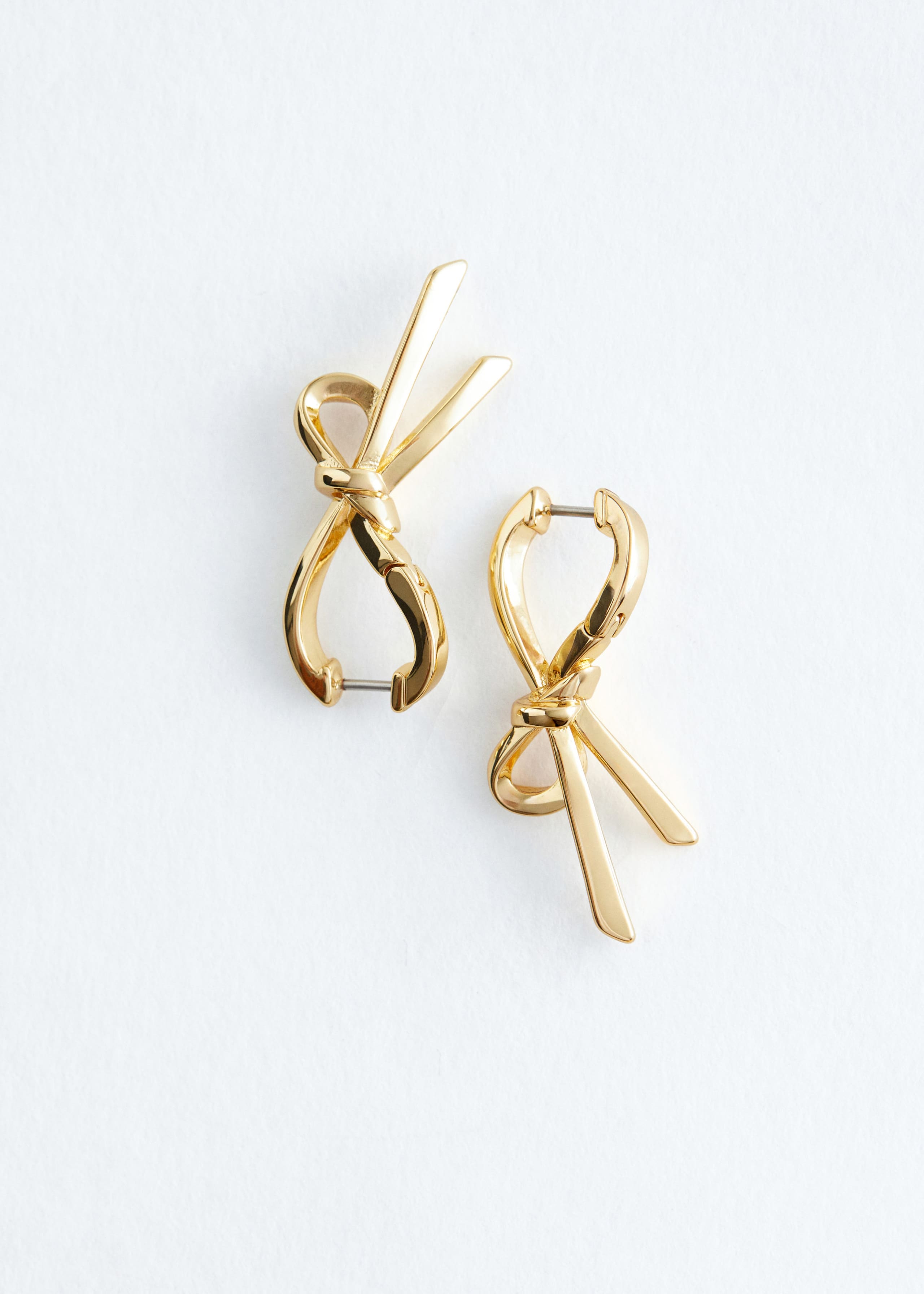 Knot Hoop Earrings - {{variantName}} - Descriptive Detail