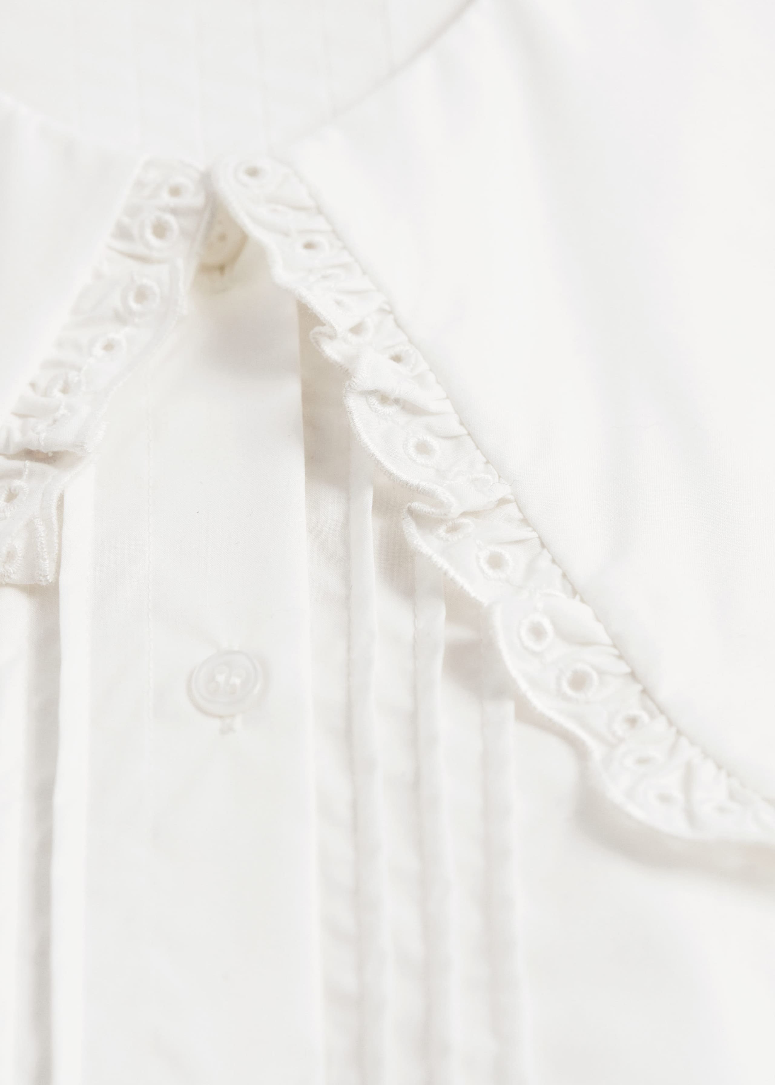 FrillyBroderieAnglaiseBlouse - {{variantName}} - Descrizione dettagliata