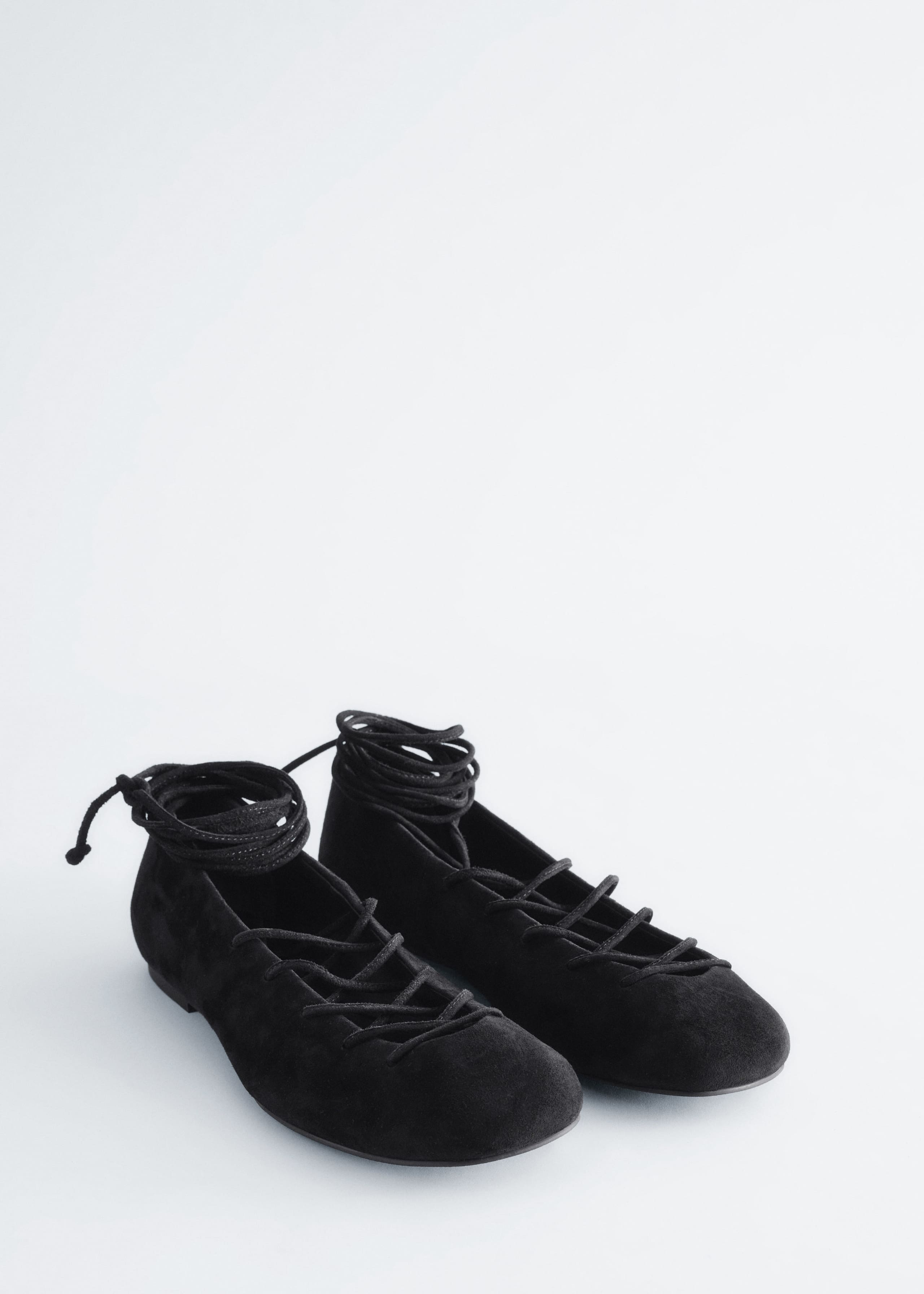 Image of Bailarinas de piel con cordones