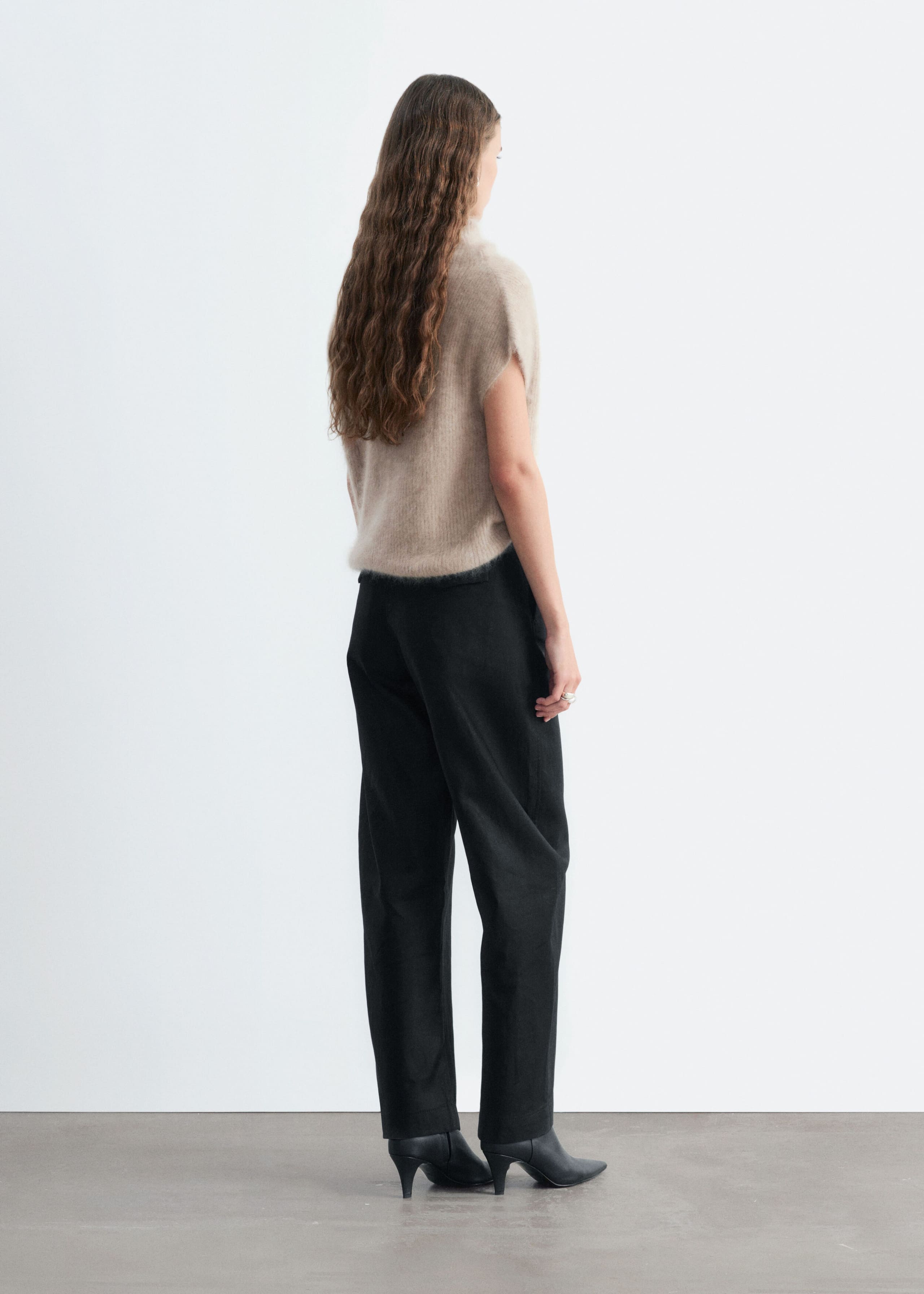 Cotton Twill Barrel Leg Trousers - Black - Lookbook