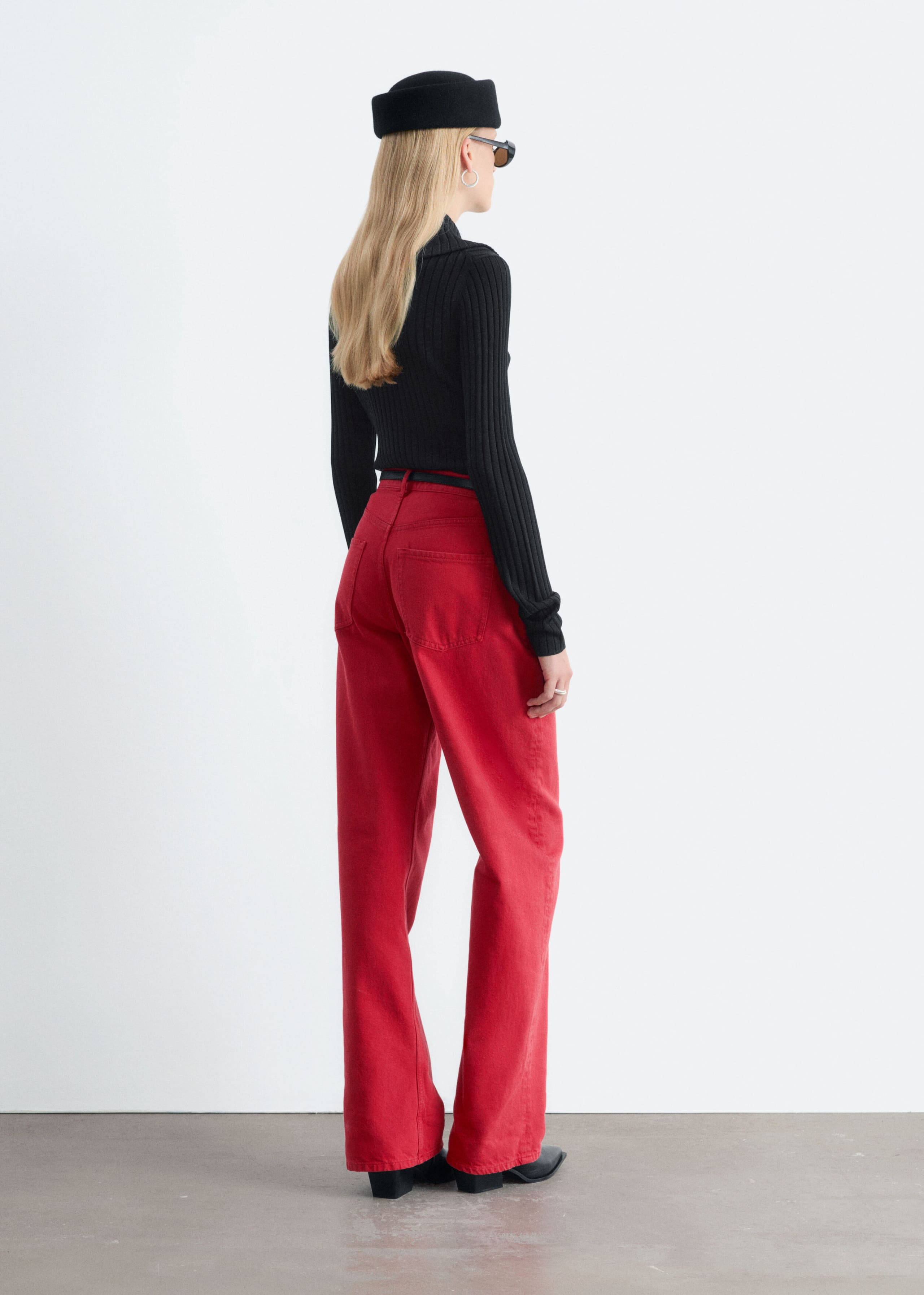 Barrel-Leg Jeans - Red - Lookbook
