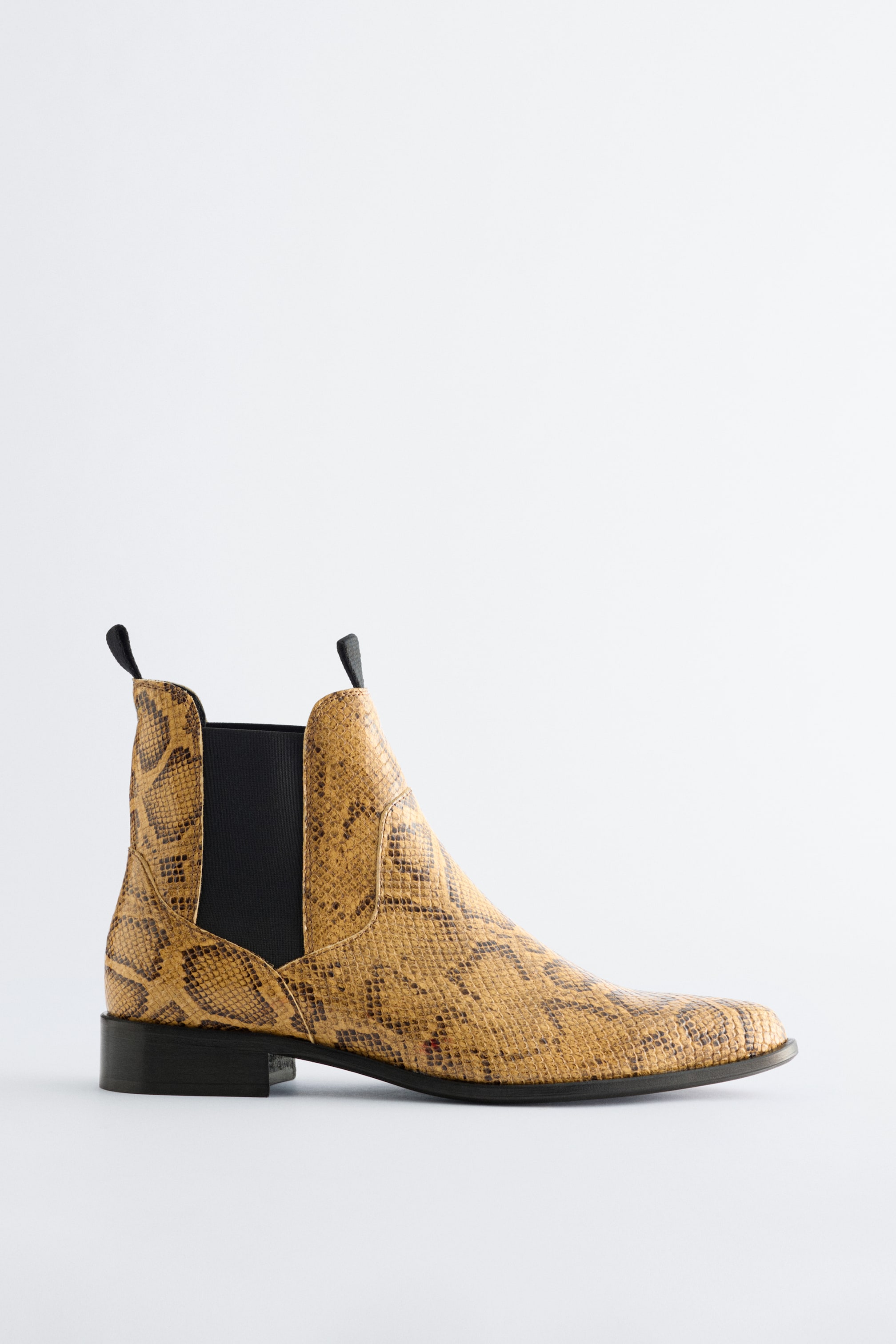 Grotere afbeelding bekijken: Chelsea-laarzen van leer met puntige neus - Beige/Faux Snake - DAMES | H&M BE 1