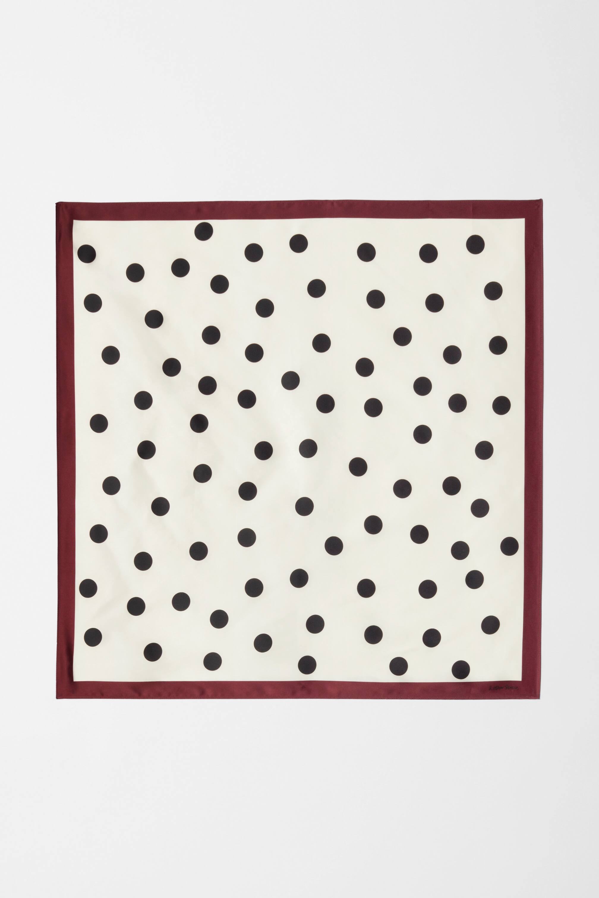 Vis større bilde: Firkantet skjerf med prikker - Krem/svart - Ladies | H&M NO 1