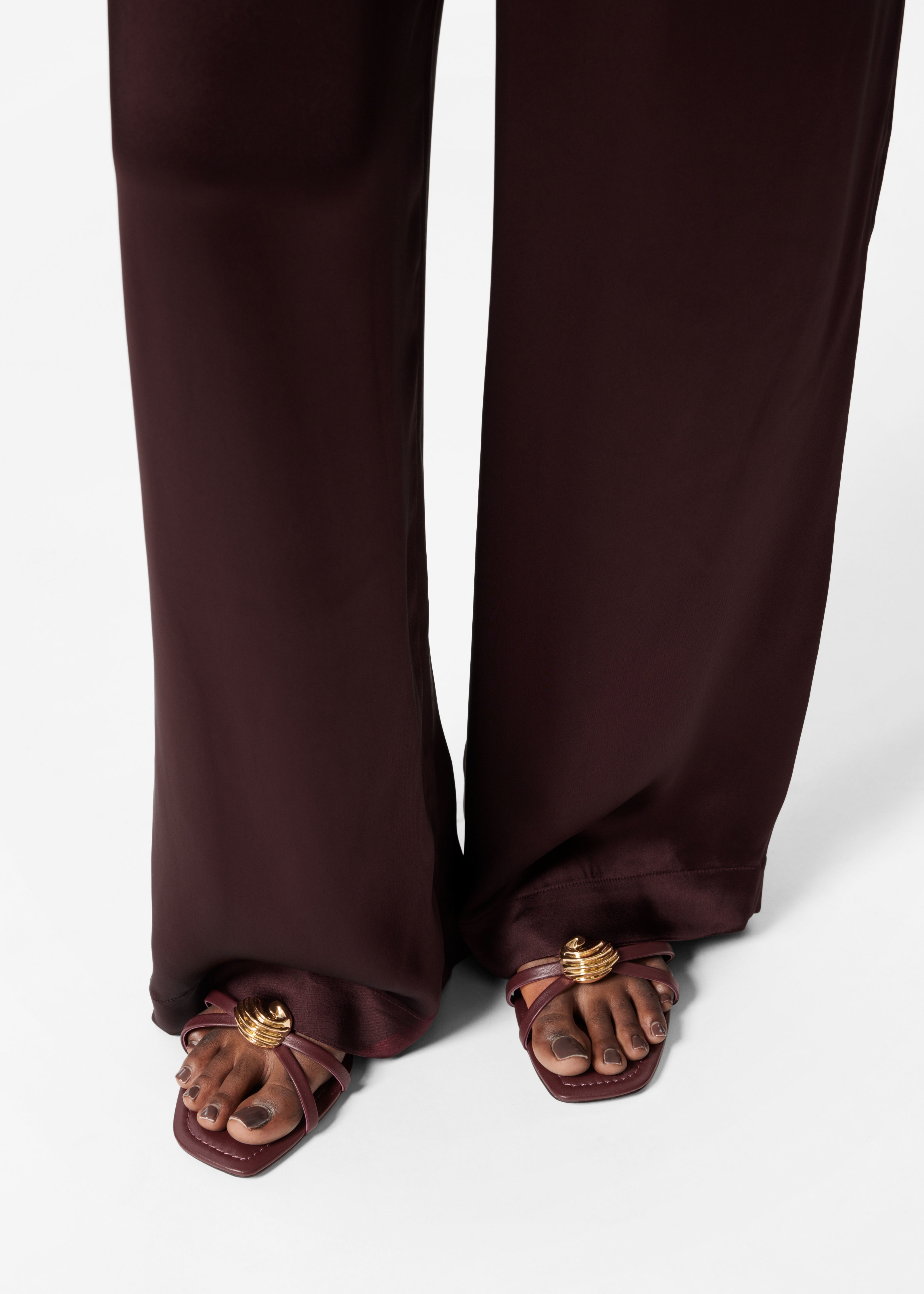 Kožené sandály na podpatku s ozdobami - Bordó/Máslově žlutá/Broskvová