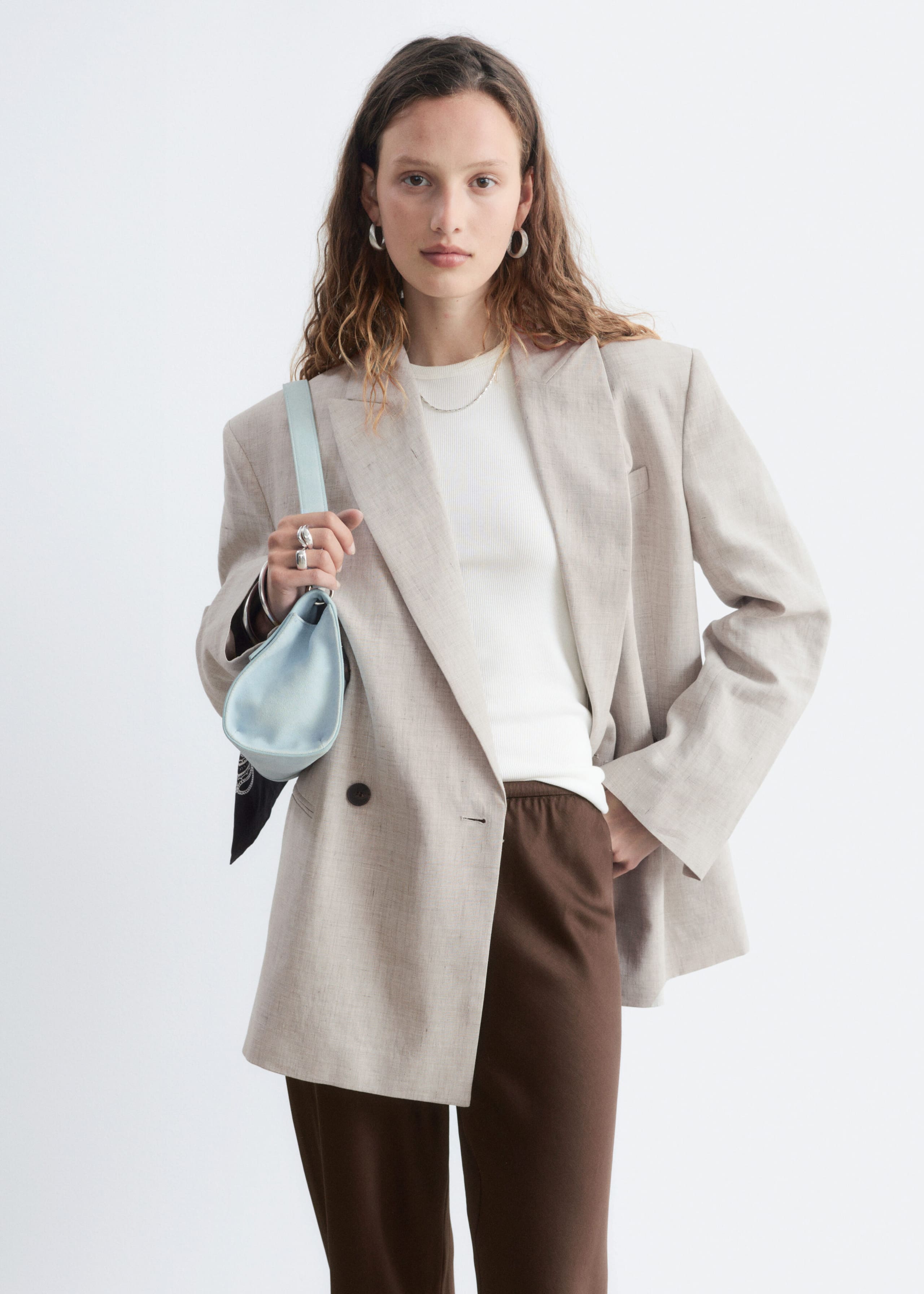 Kavaj i bomulls- och linneblandning – lös passform – Ljusbeige – lookbook