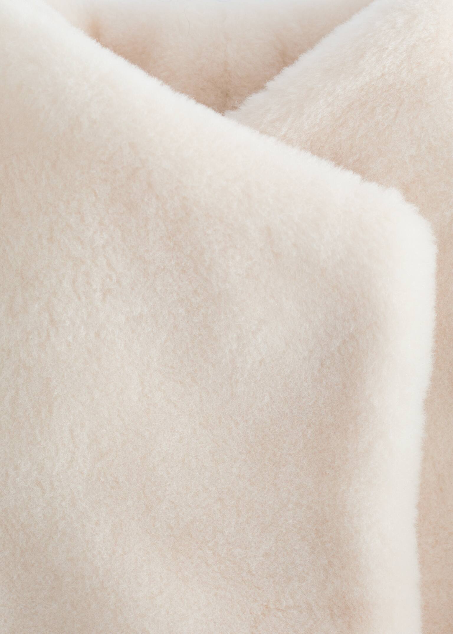 Jacka i fuskpäls - Crèmevit - 2