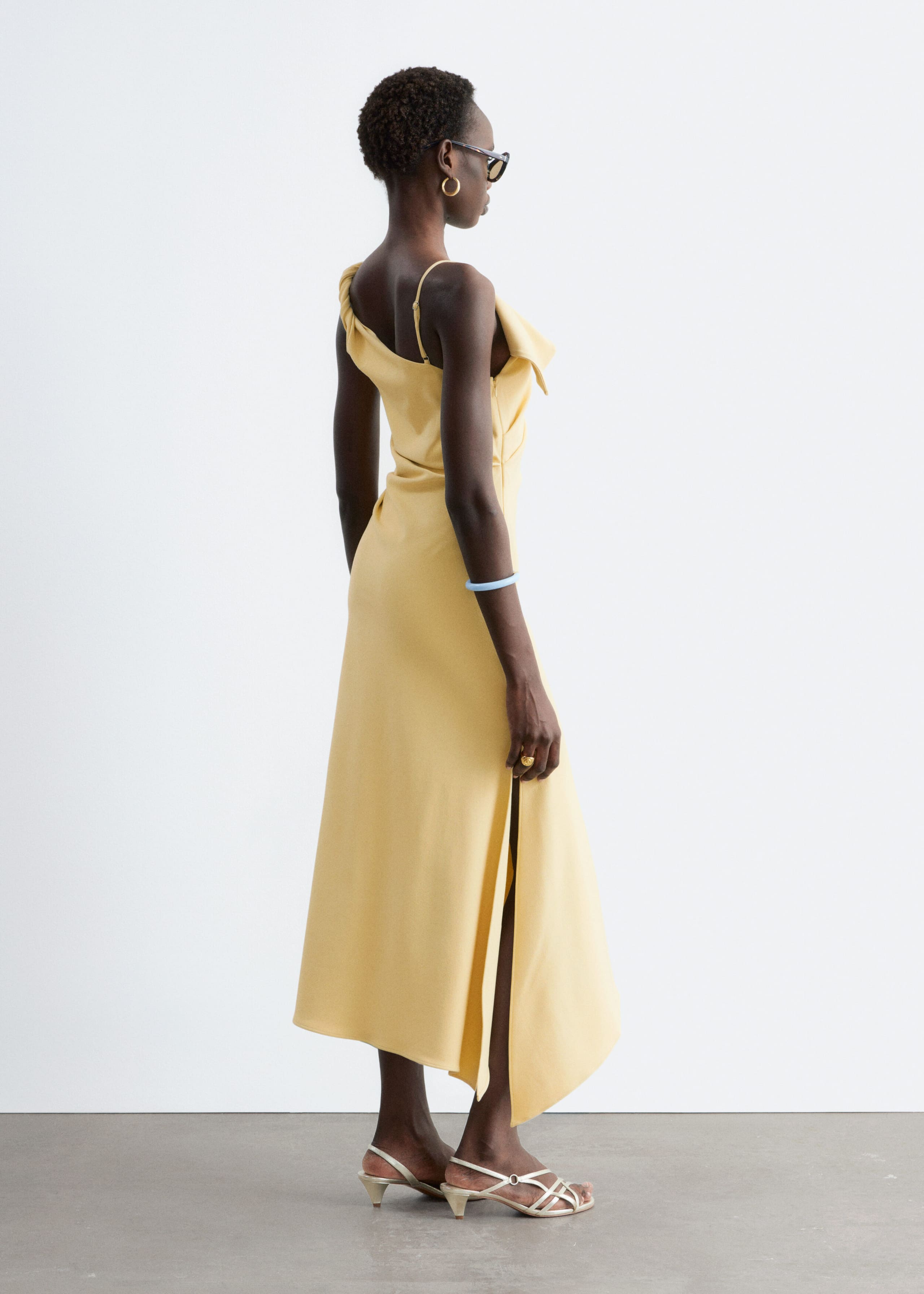 Image of Maxi abito con spallina ritorta