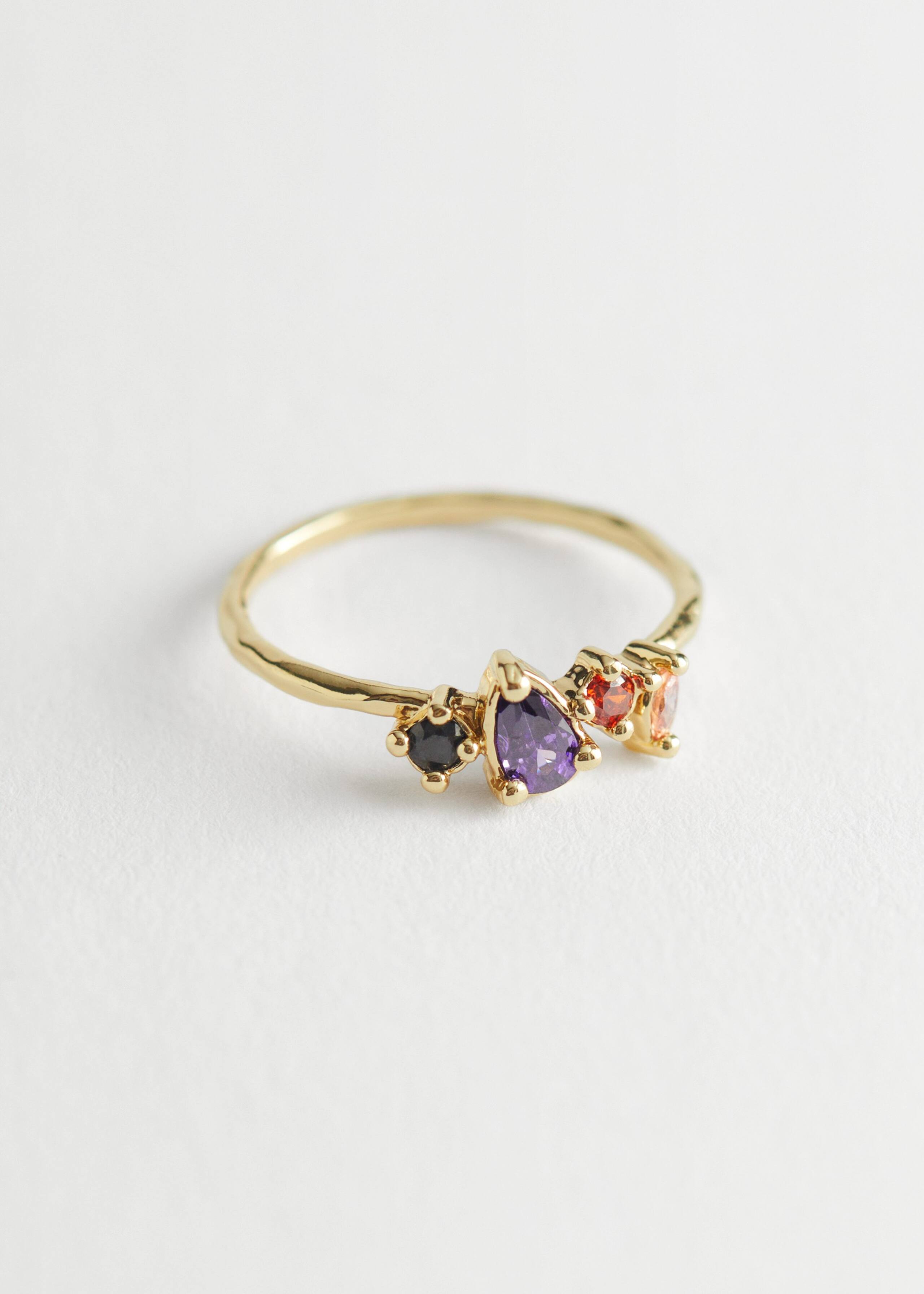 Hammered Stone Pendant Ring - Gold - Still Life