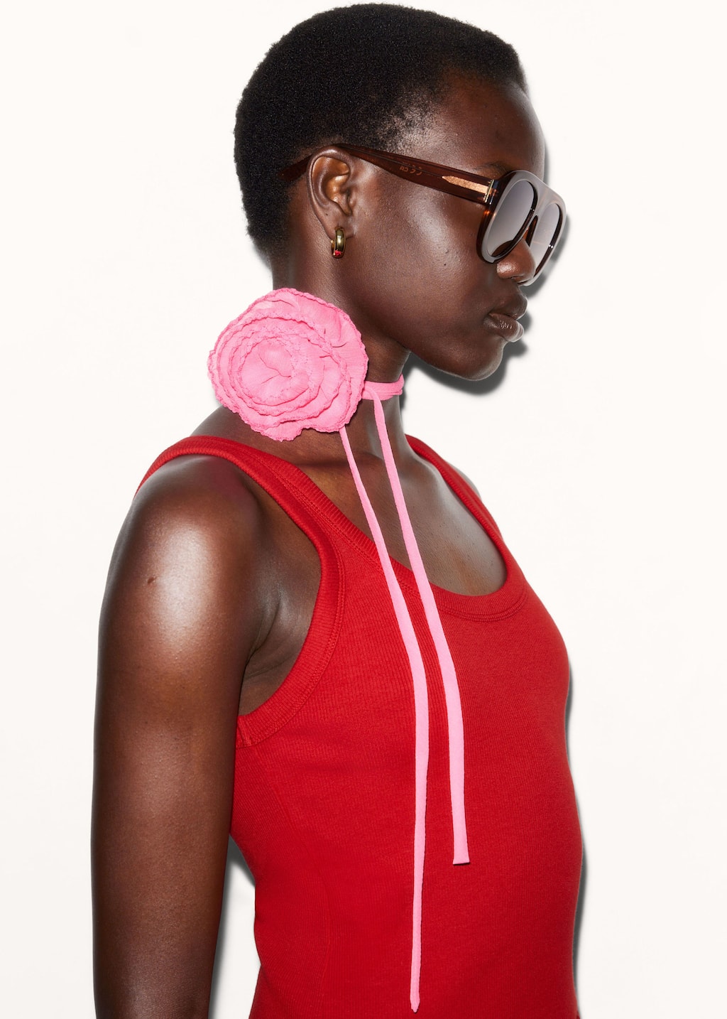 Image of Collier avec broche rose et liens