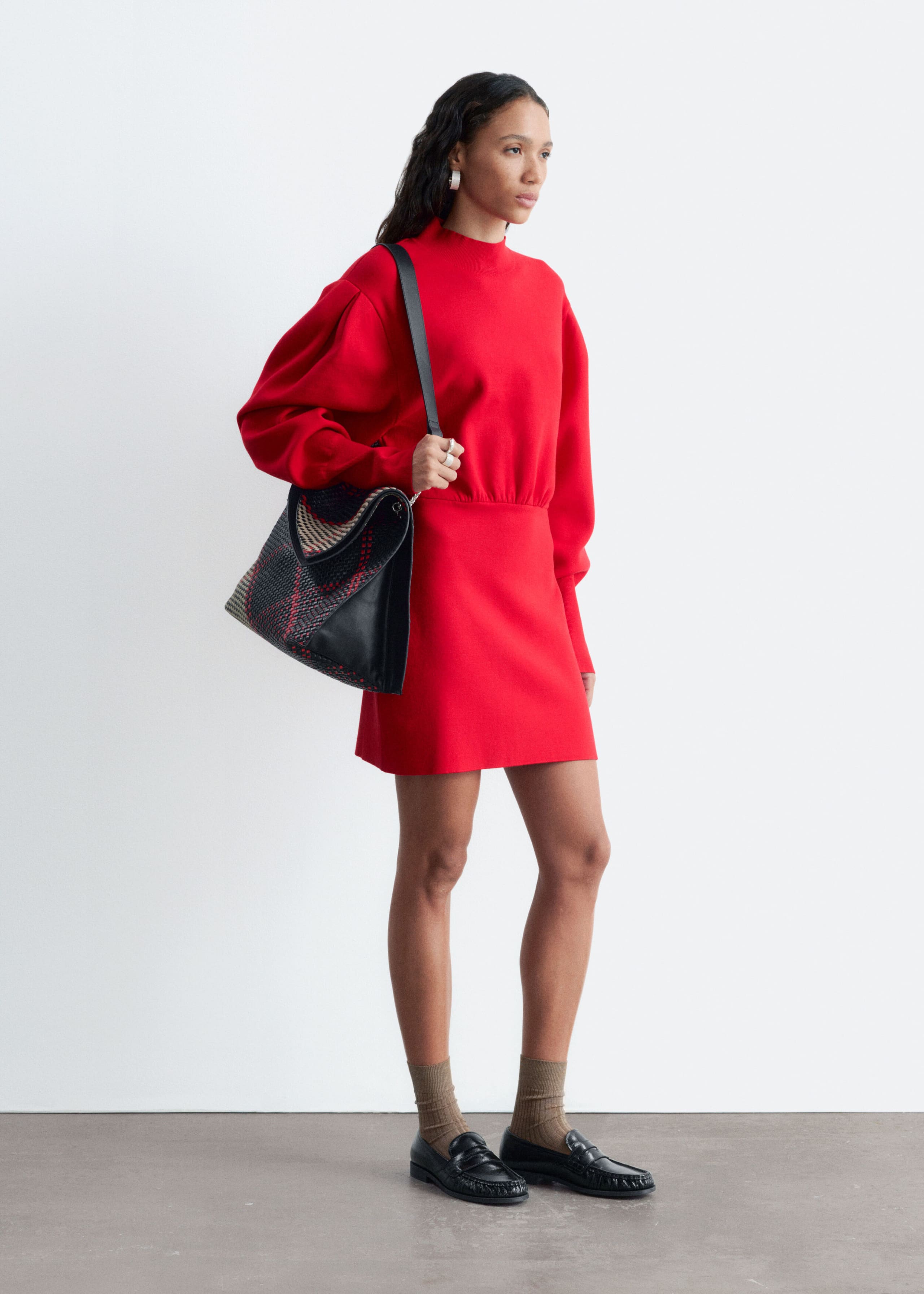 Gebreide mini-jurk met opstaande boord - Felrood - Lookbook