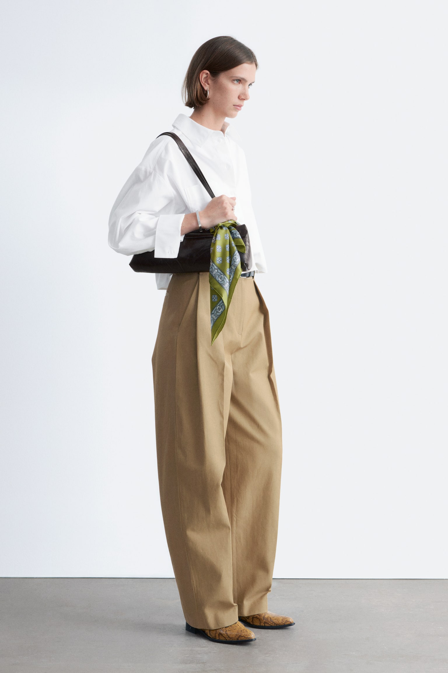 Chemise courte oversize en coton - Blanc/Rose pastel/Noir/Beige/Rayures bleues - 3