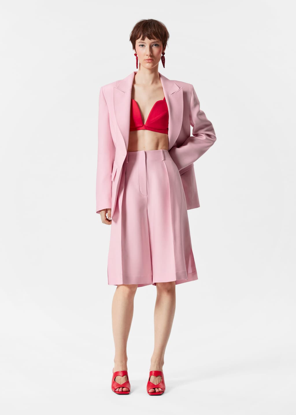 Plisowane bermudy – Pastelowy różowy – Lookbook