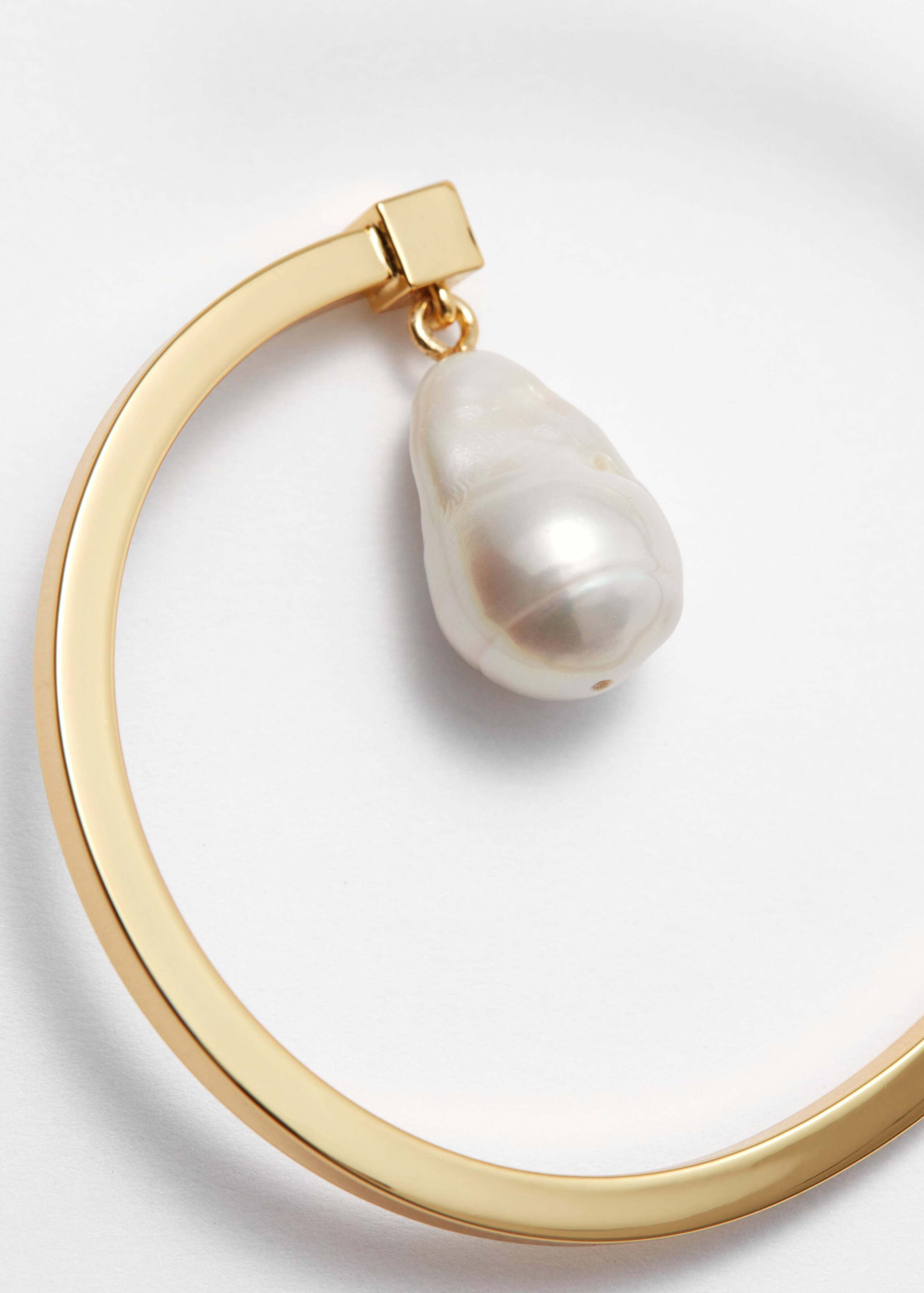 Freshwater Pearl Swirl Earrings - {{variantName}} - Descriptive Detail