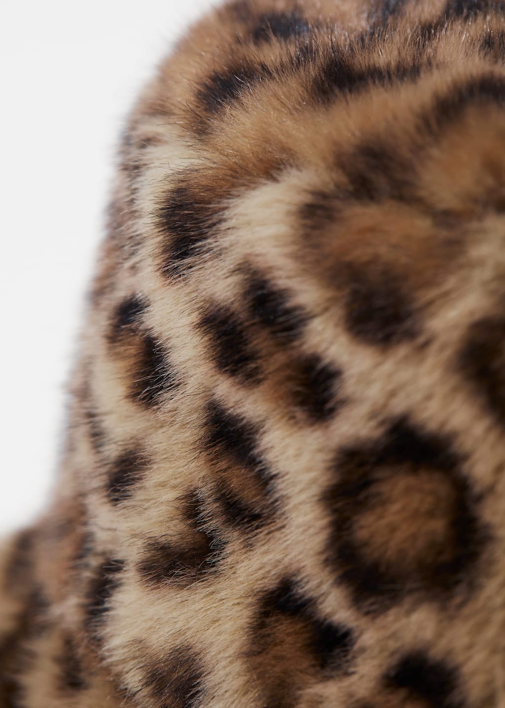 Sombrero de piel sintética de leopardo - {{variantName}} - Detalle descriptivo