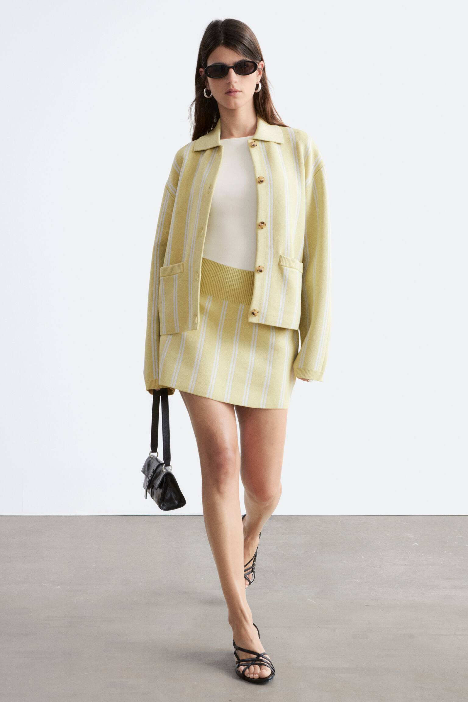 Oversized stickad pikécardigan - Gul/vita ränder - 3