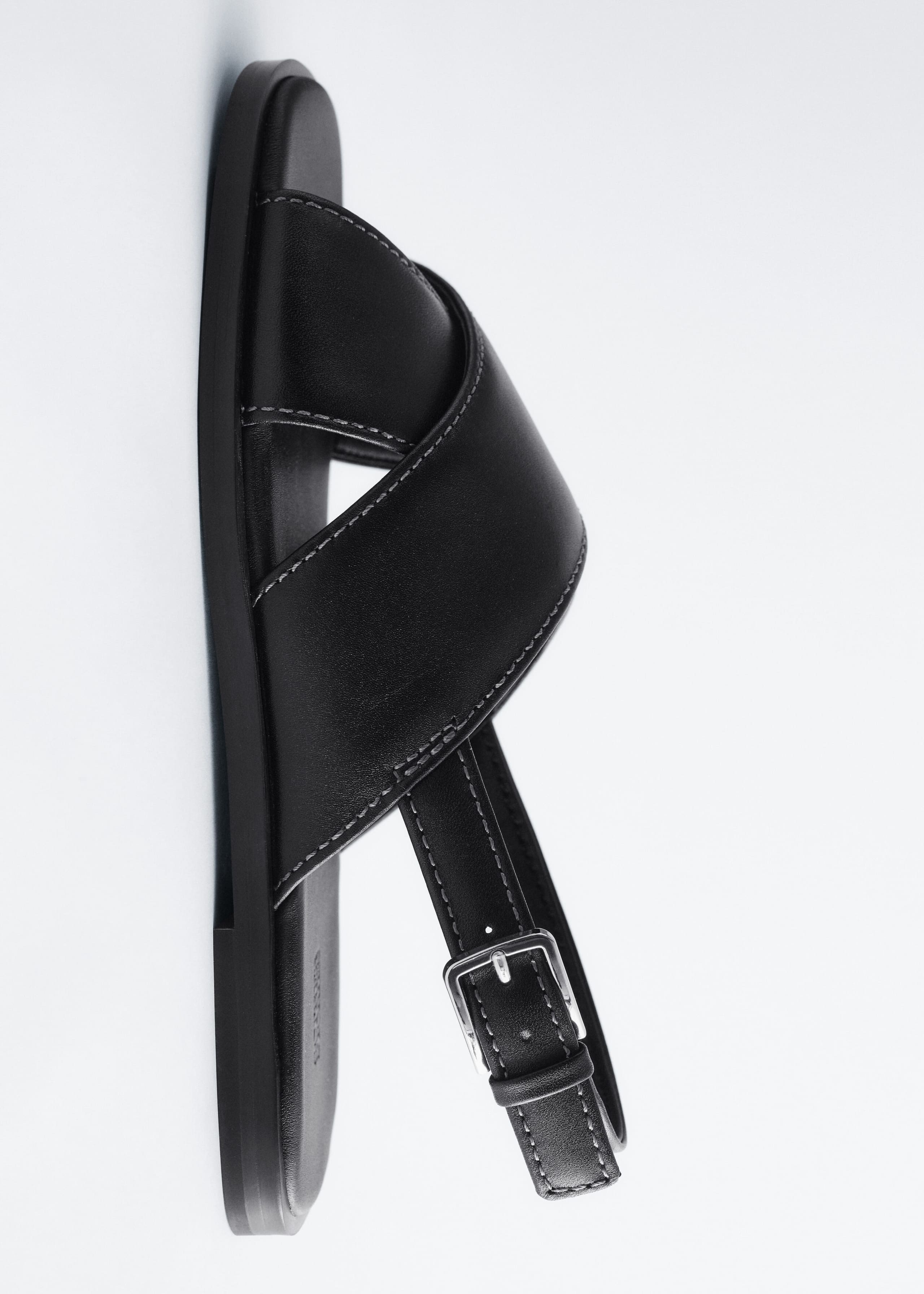 Image of Sandali in pelle con fasce incrociate